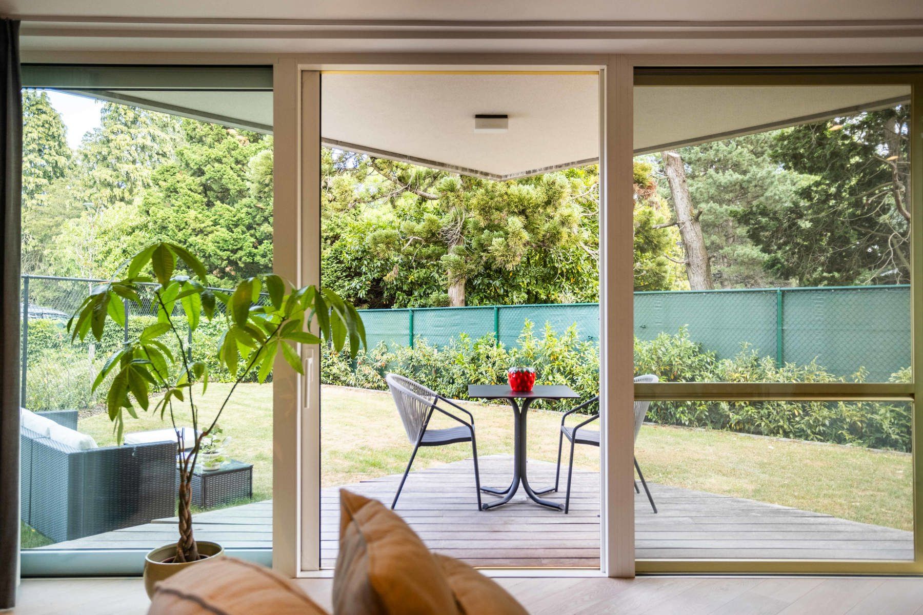 Ruim gelijkvloersappartement met hoogwaardige afwerking foto 9