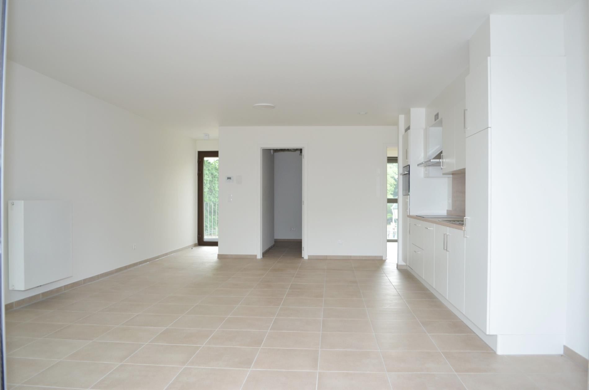 Bijna-enegieneutraal quasi nieuwbouw appartement met drie slaapkamers foto 5