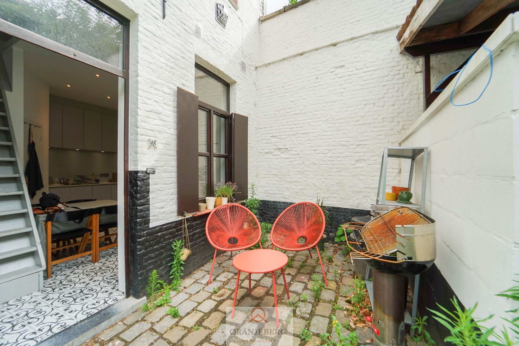 Charmante gerenoveerde woning met terras op topligging! foto 24