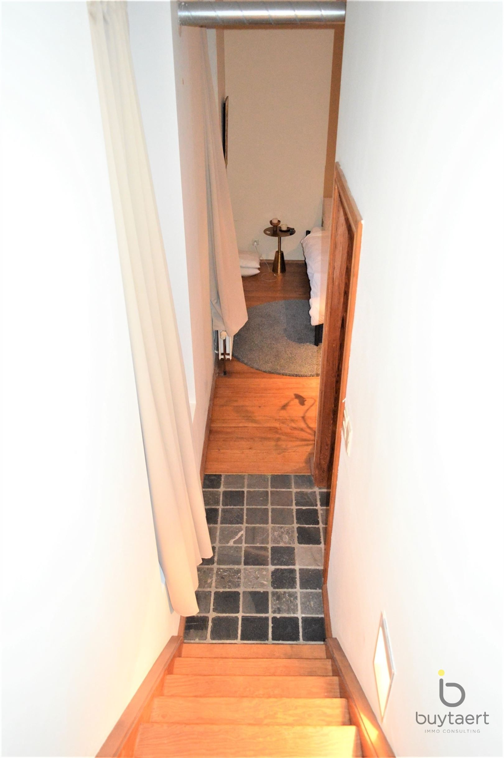 Karaktervol stadsappartement met één slaapkamer en dressing nabij de gezellige terrasjes in hartje Antwerpen! foto 7