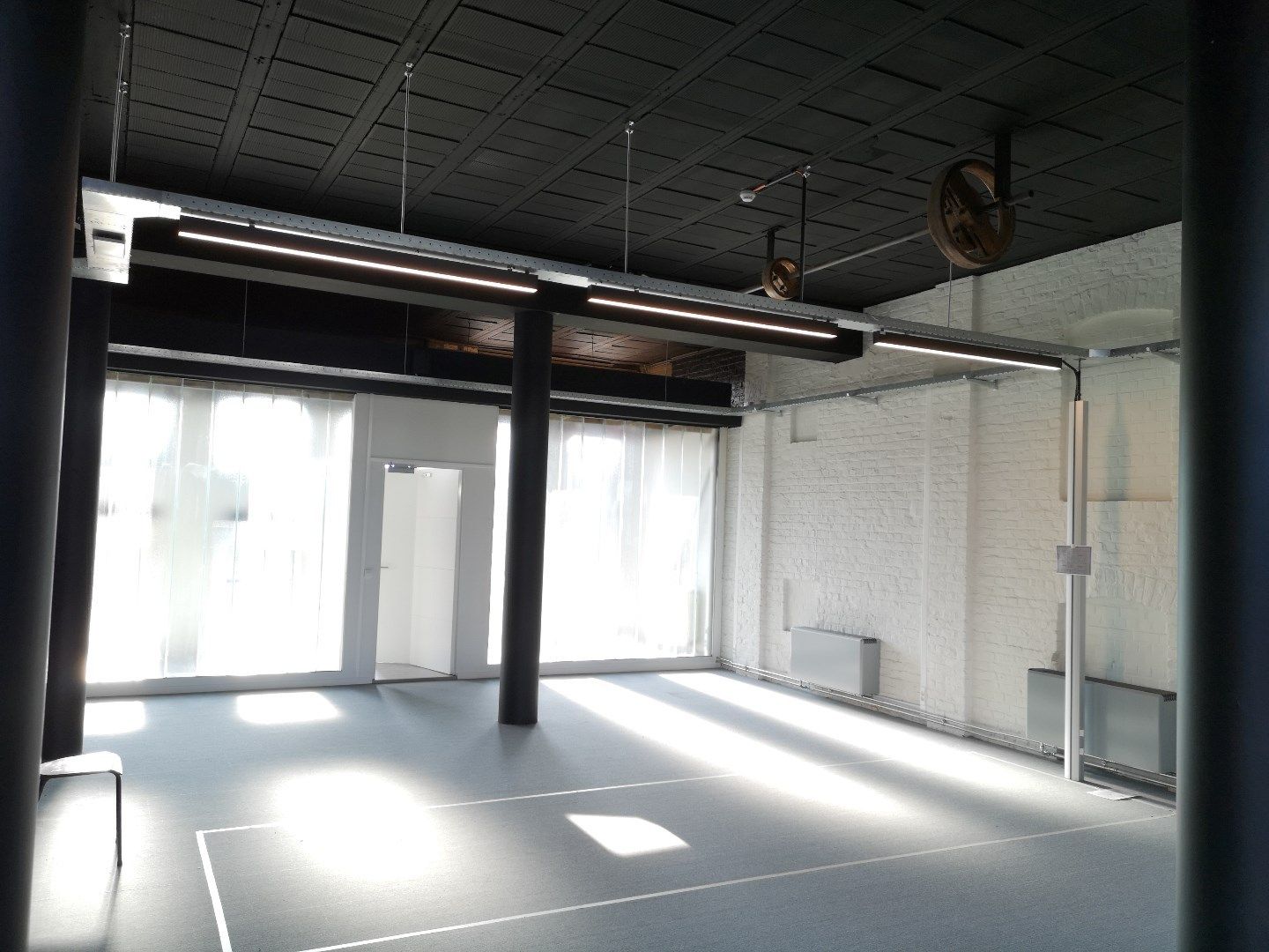 Gelijkvloers loftkantoor van 450m² met parking foto 3