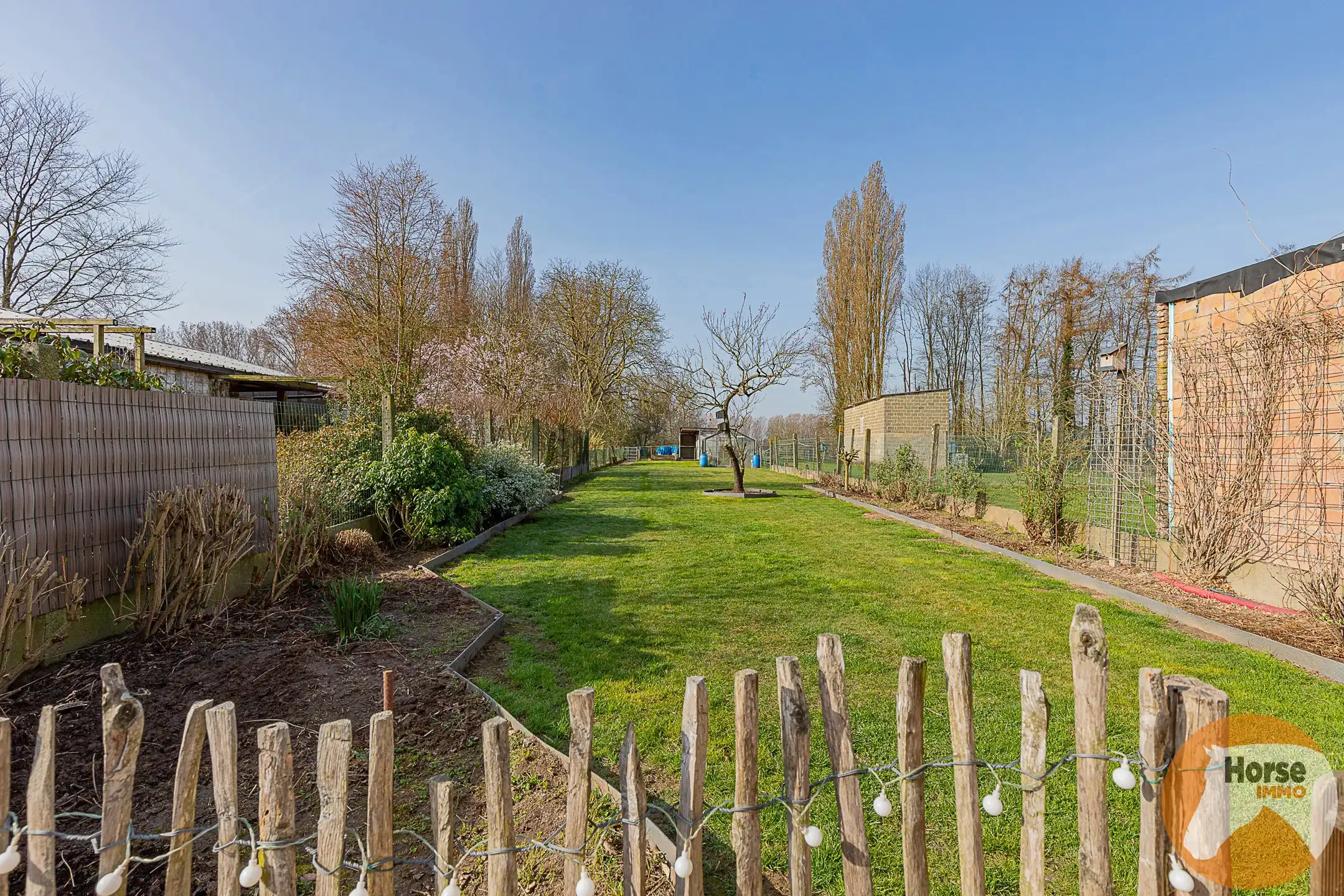 HELDERGEM - Gezellige woning met tuin, weide en stallen foto 3