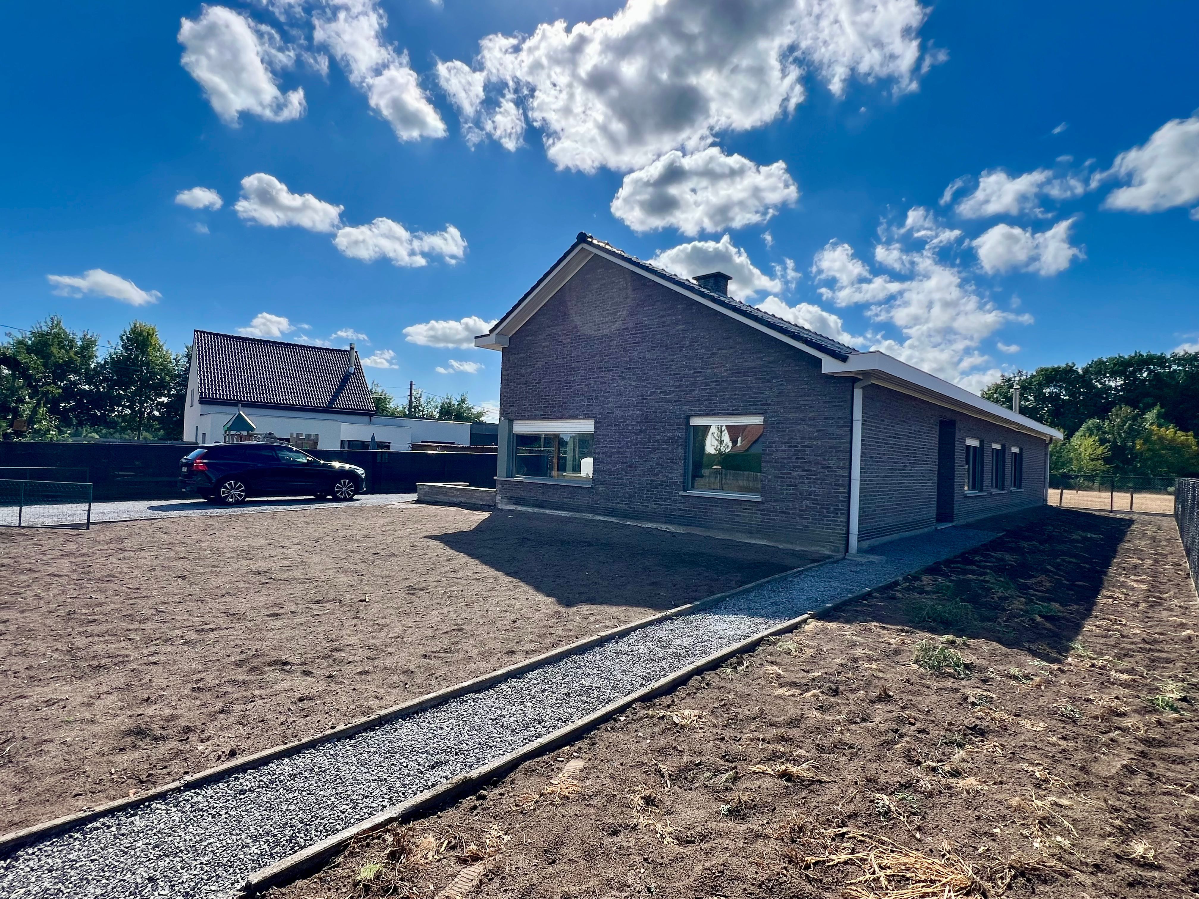 Open bebouwing met 3 slaapkamers en garage foto 15