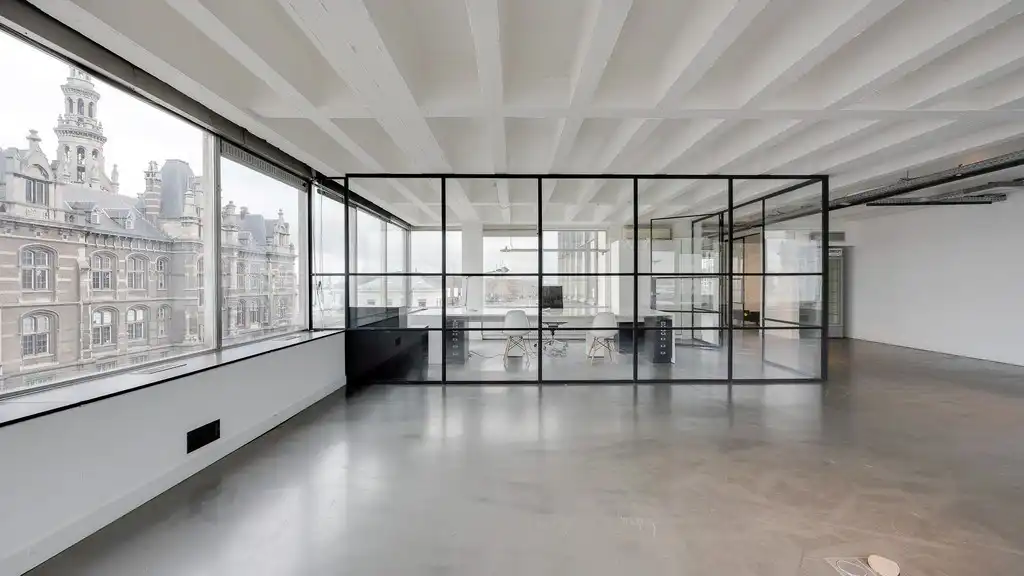 Loftkantoor te koop op unieke locatie aan het MAS in Antwerpen foto {{pictureIndex}}