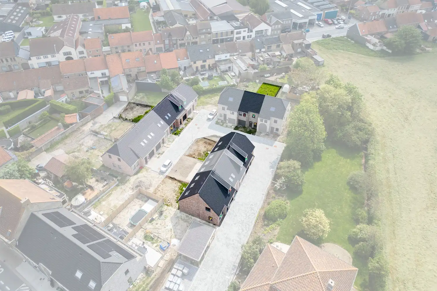 Hedendaagse gezinswoningen in het landelijke Pervijze foto 3