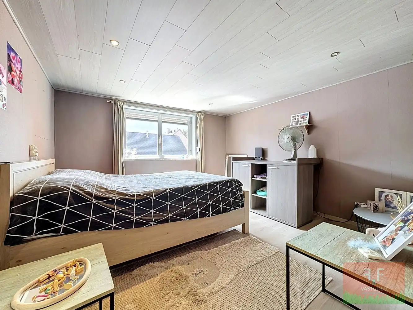 Halfopen bebouwing met 5 slaapkamers, ruime garage en grote tuin te Bavegem foto 19