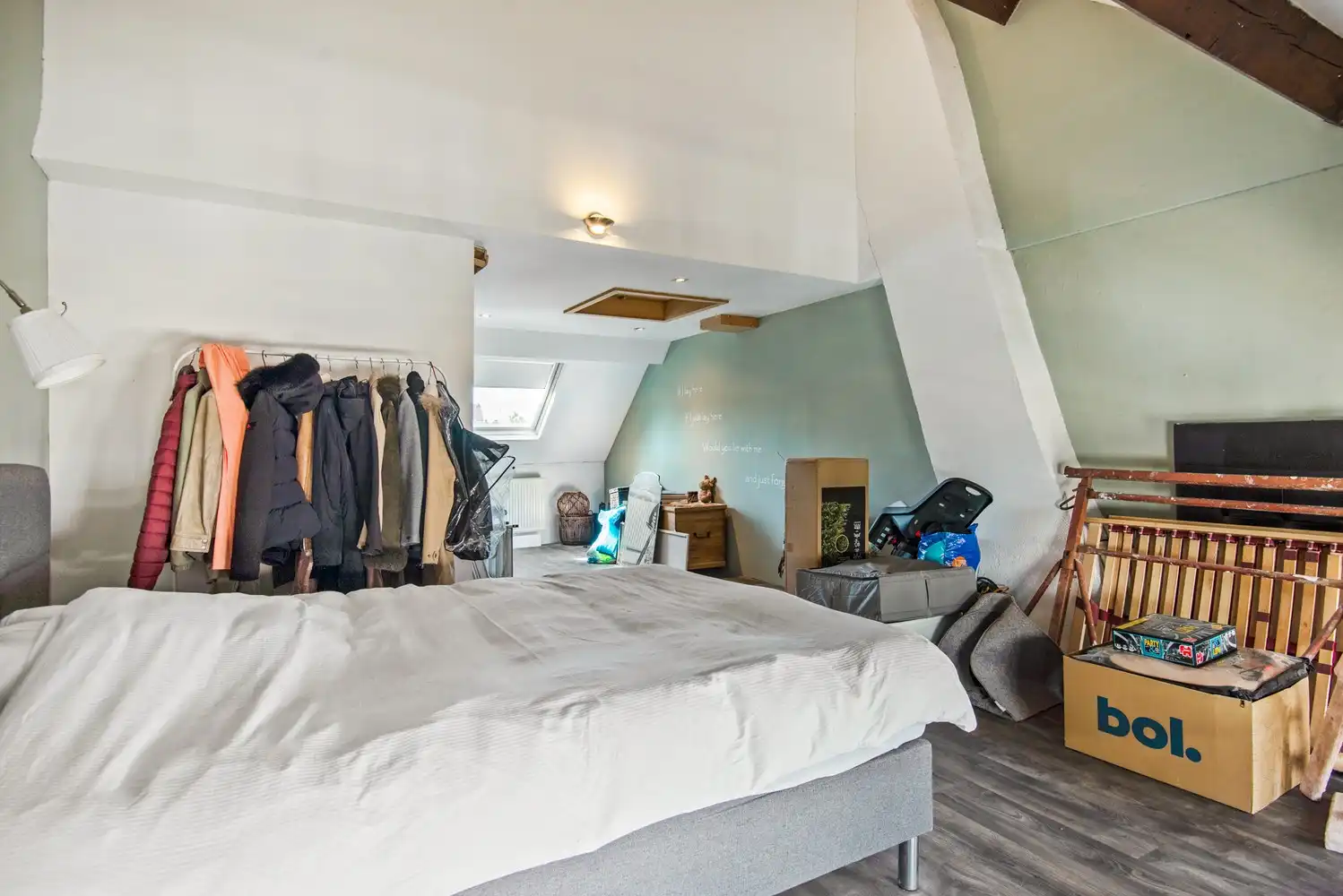 Instapklare woning met gezellige stadstuin foto 21