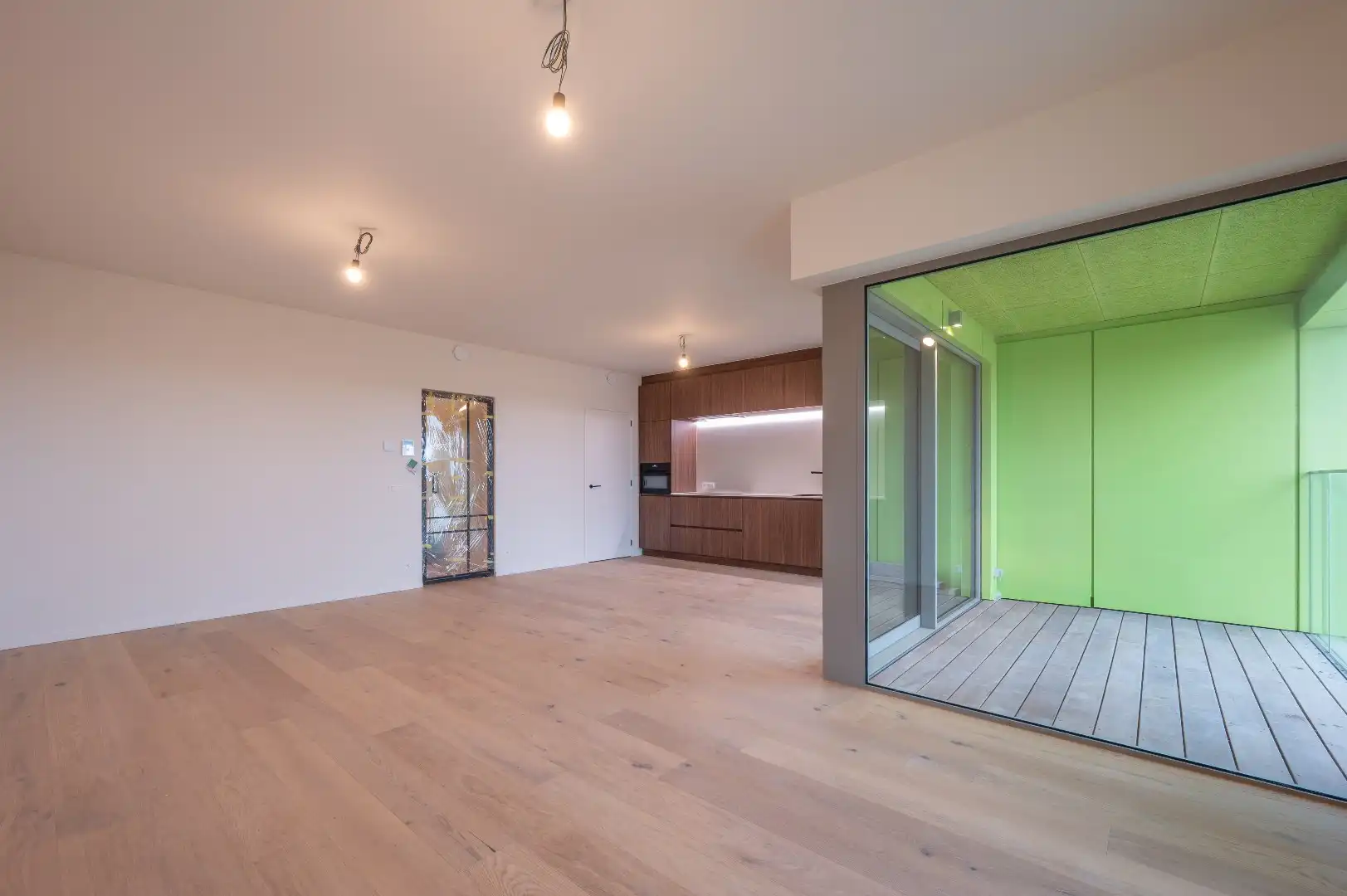 HOOST is een iconische toren met een expressief gevelontwerp op enkele honderden meters van de zee foto 5