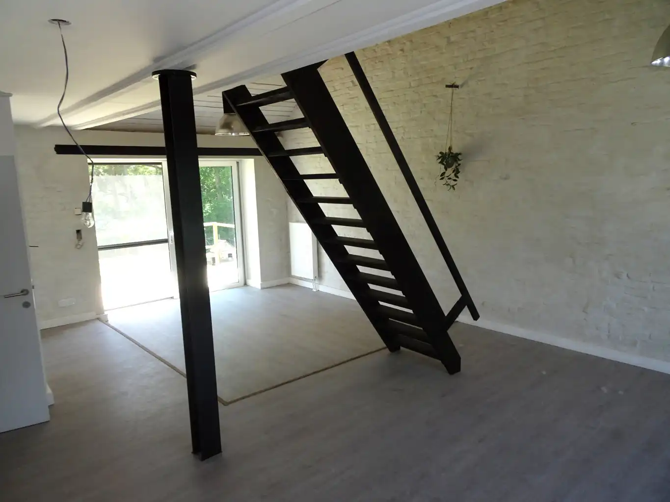 Zeer rustig gelegen ruime woning te huur foto 23