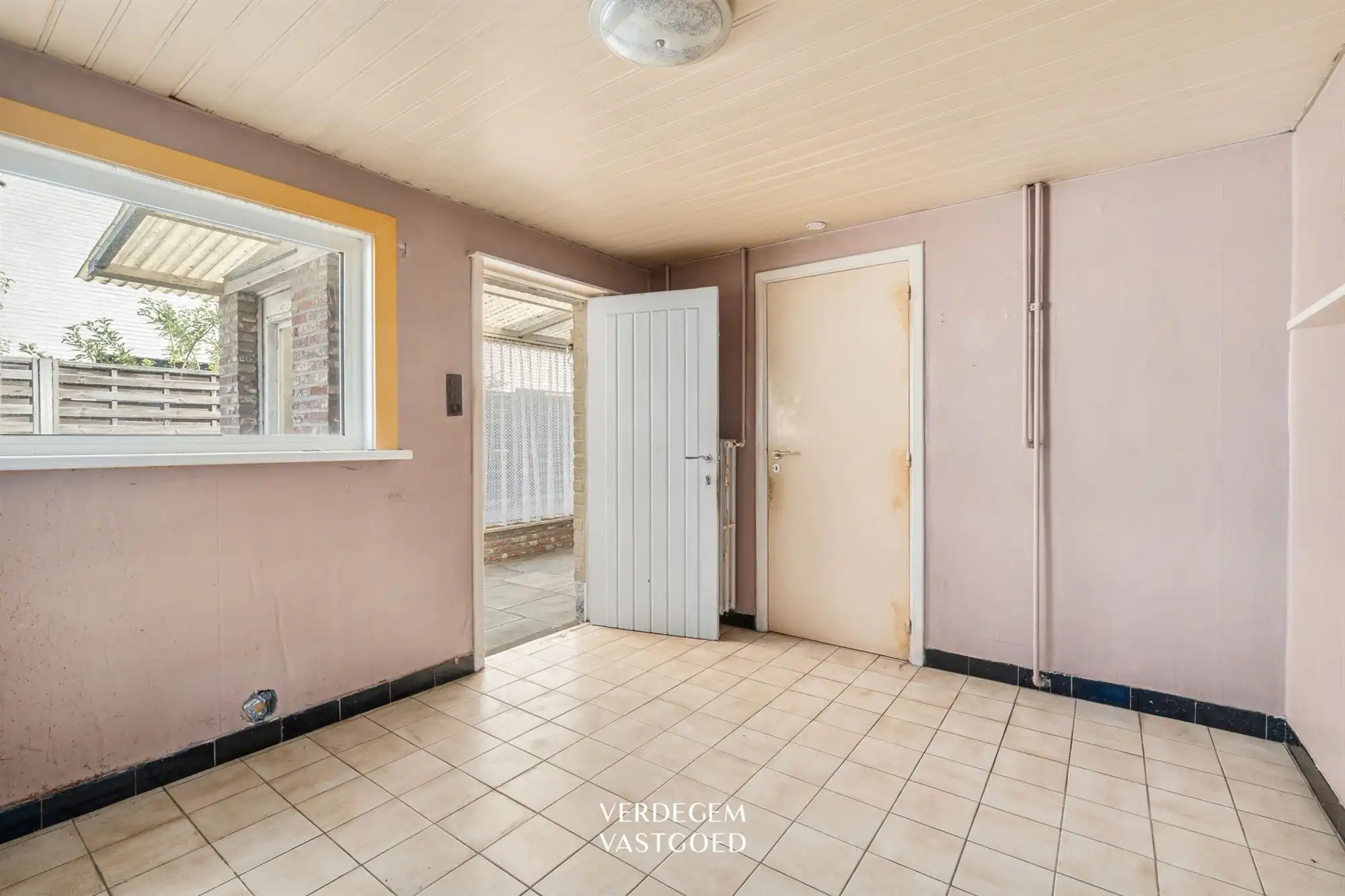 Rustig gelegen woning met 2+2 slaapkamers, tuin en garage, te renoveren foto 10