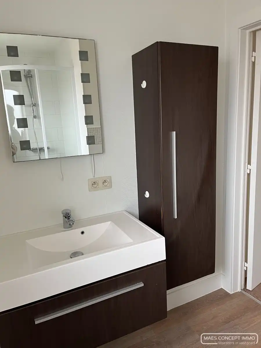 Instapklare woning te huur met 3 slaapkamers en tuin in centrum Tiegem foto 7