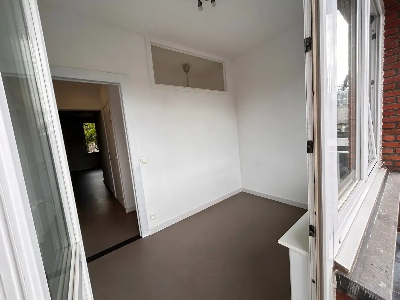 Pal in het bruisende centrum van Brasschaat gelegen 2 slaapkamerappartement in perfecte staat foto 17