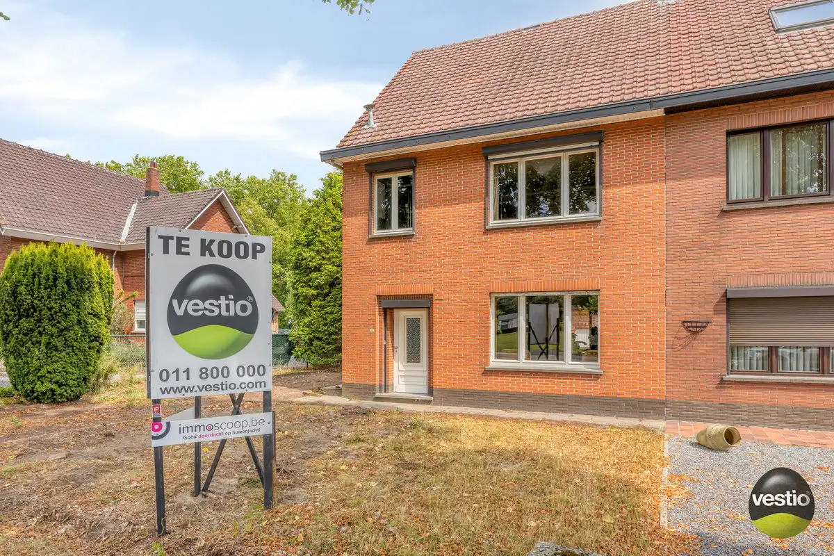 OP TE FRISSEN HALF VRIJSTAANDE WONING OP 7A87CA STADSRAND HASSELT. foto 33