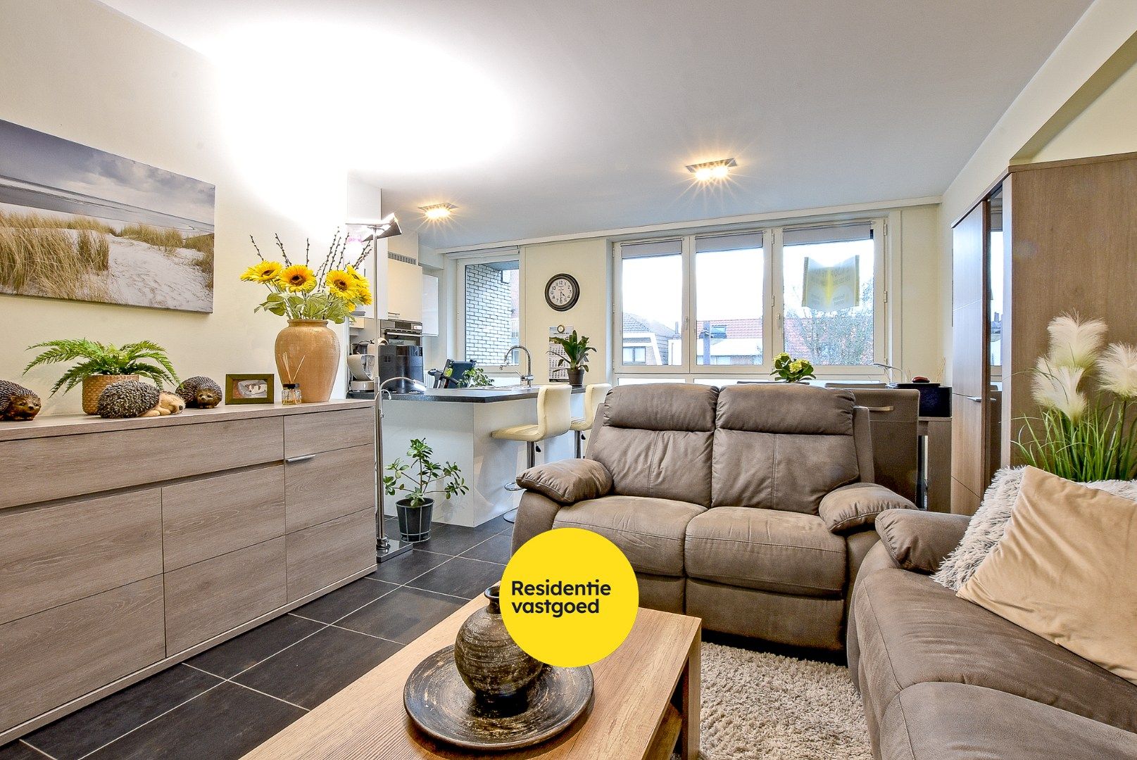 Stijlvol 2 slaapkamer appartement (2010) vlakbij de vismijn in Nieuwpoort. foto 2