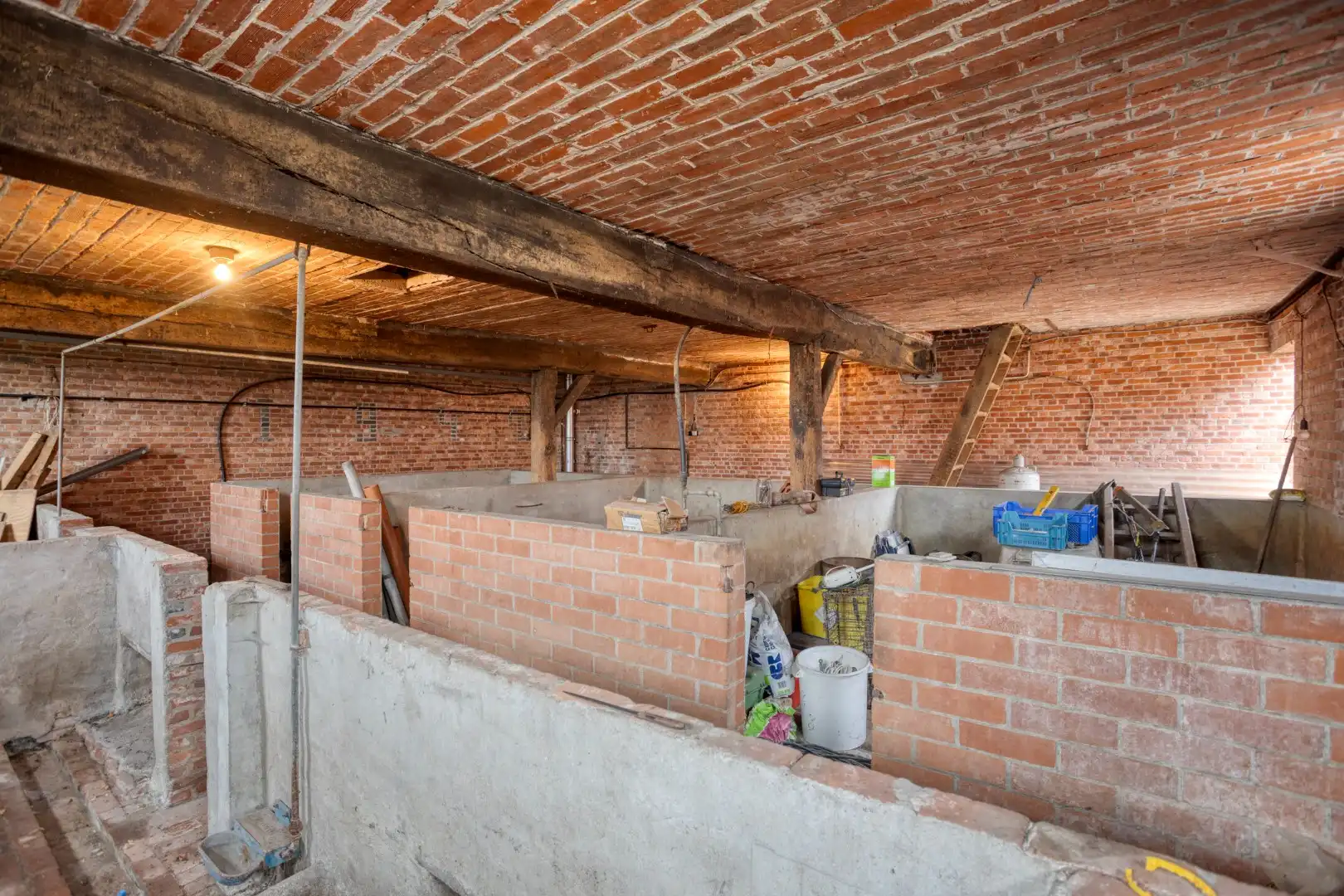 Te renoveren hoevewoning, landelijk gelegen op een uniek perceel van 1.924  m² ! foto 17