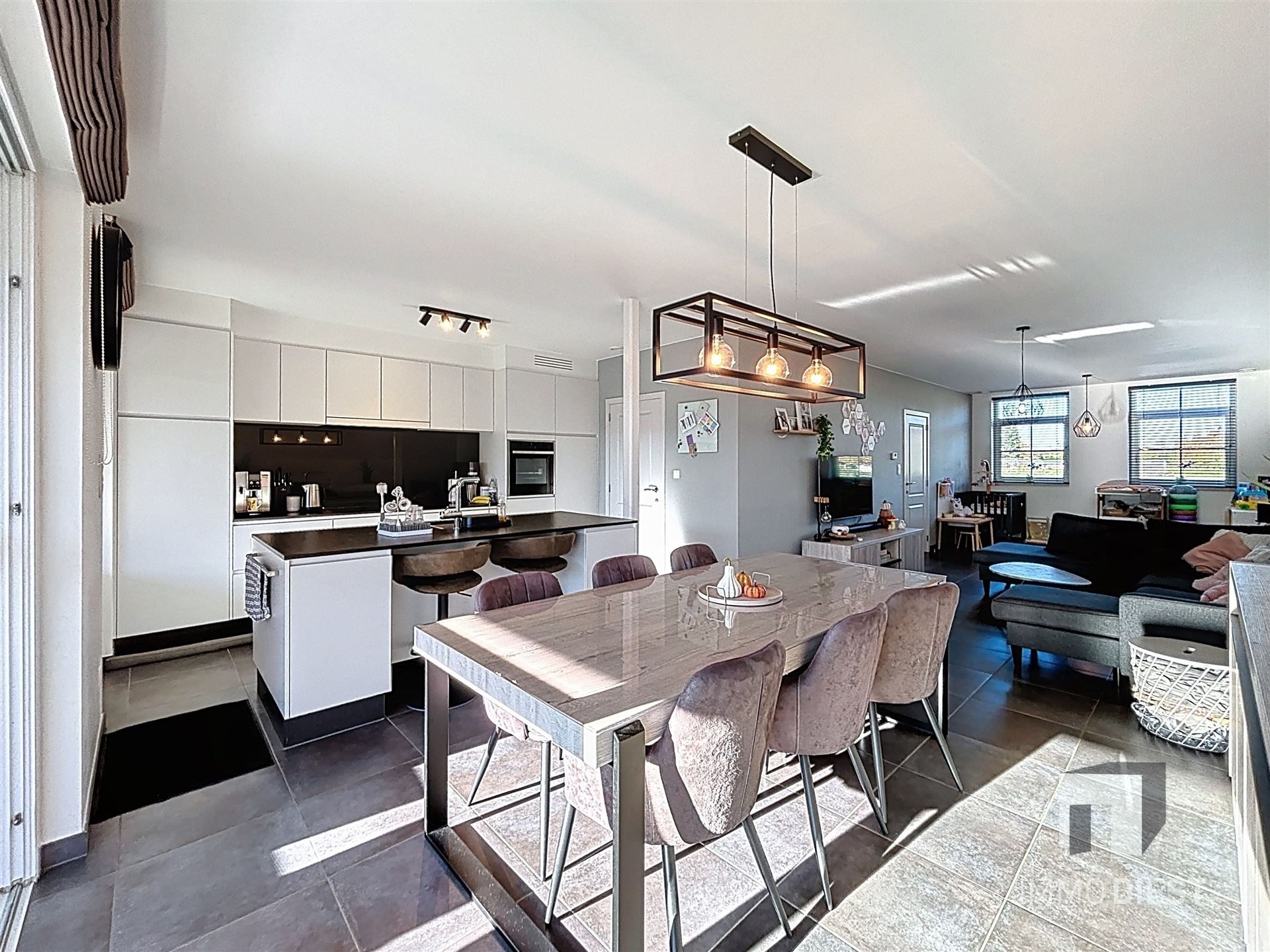 Moderne pastorijwoning op 3a 06ca met gunstige ligging in Veerle. foto 7