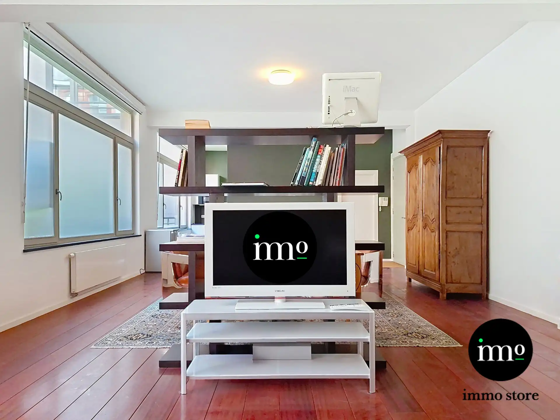 Lichtrijke bureauruimte met studio comfort foto 2