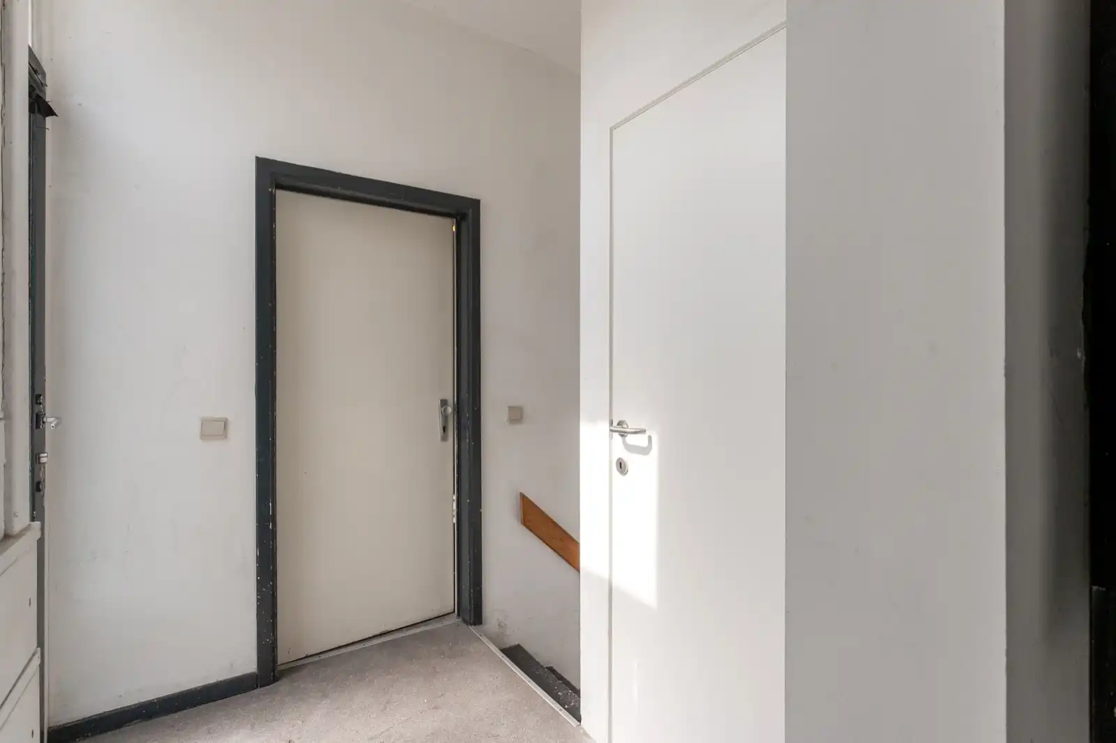 Opbrengsteigendom met 2 vergunde appartementen en kelders in het centrum van Halle foto 3