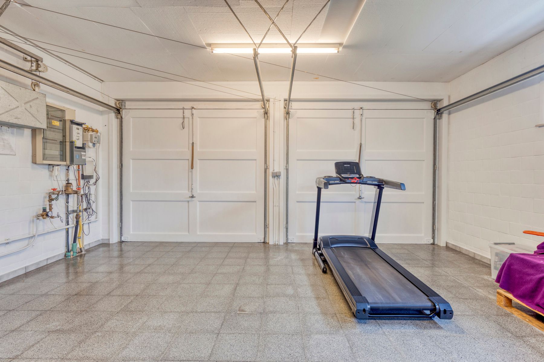 Perfect onderhouden villa met 4 slaapkamers, garage en tuin foto 21