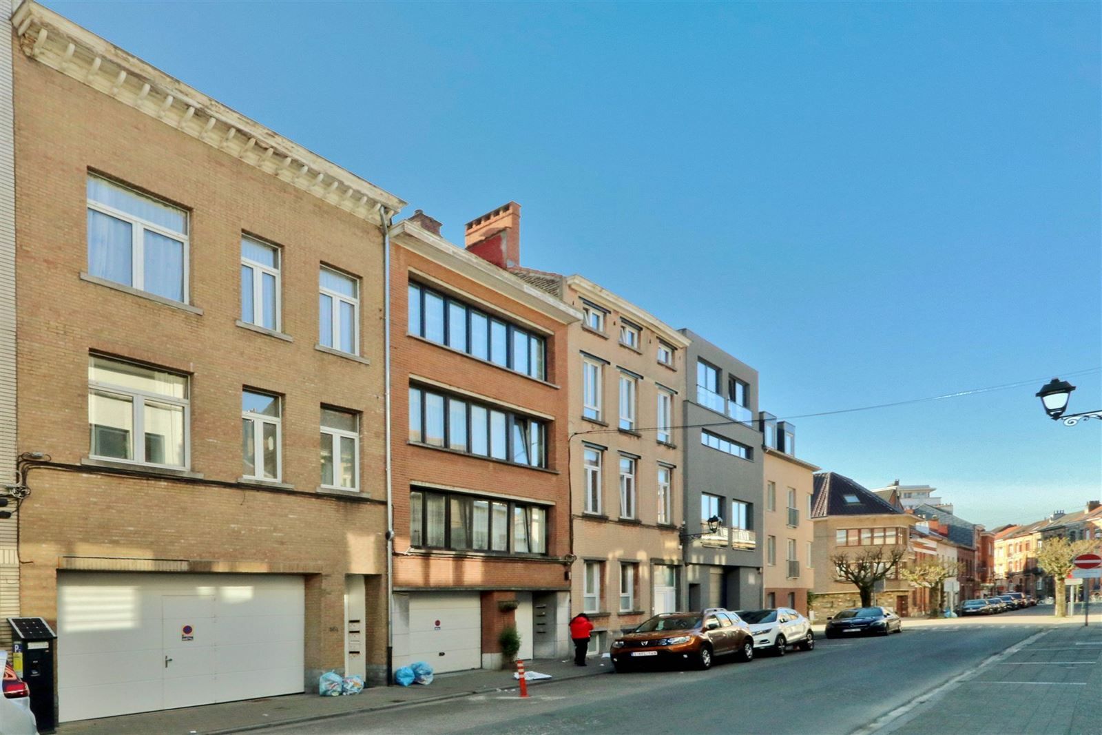 Atelier met volledig kelderverdiep en tuin/buitenruimte foto 2