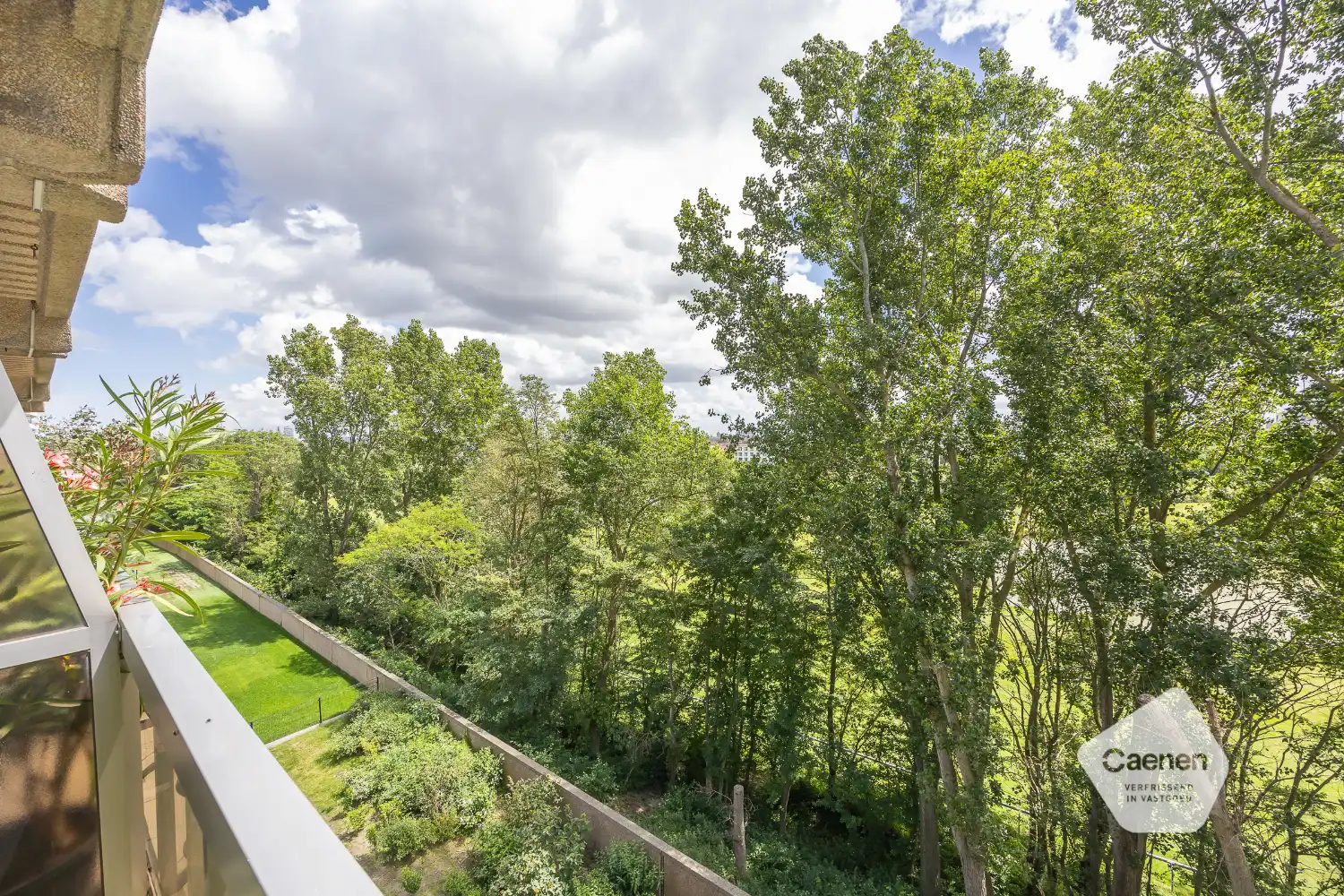 Instap klaar appartement met open zichten! foto 16