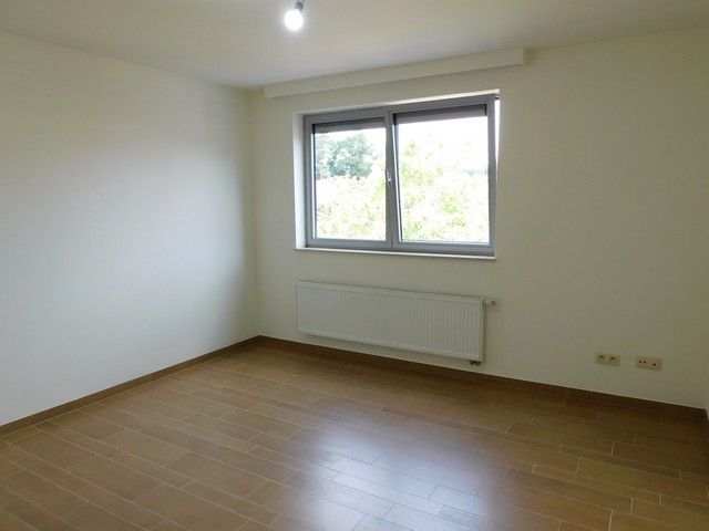 Gezinswoning met 3 slaapkamers, garage en tuin  foto 9