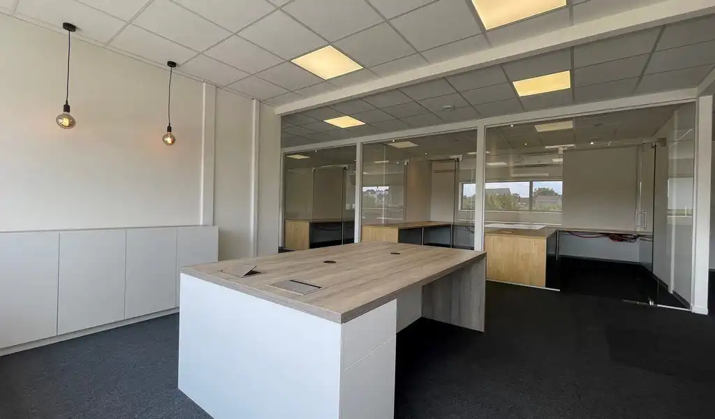 Gerenoveerde instapklare kantoren te huur aan station van Lint foto 10