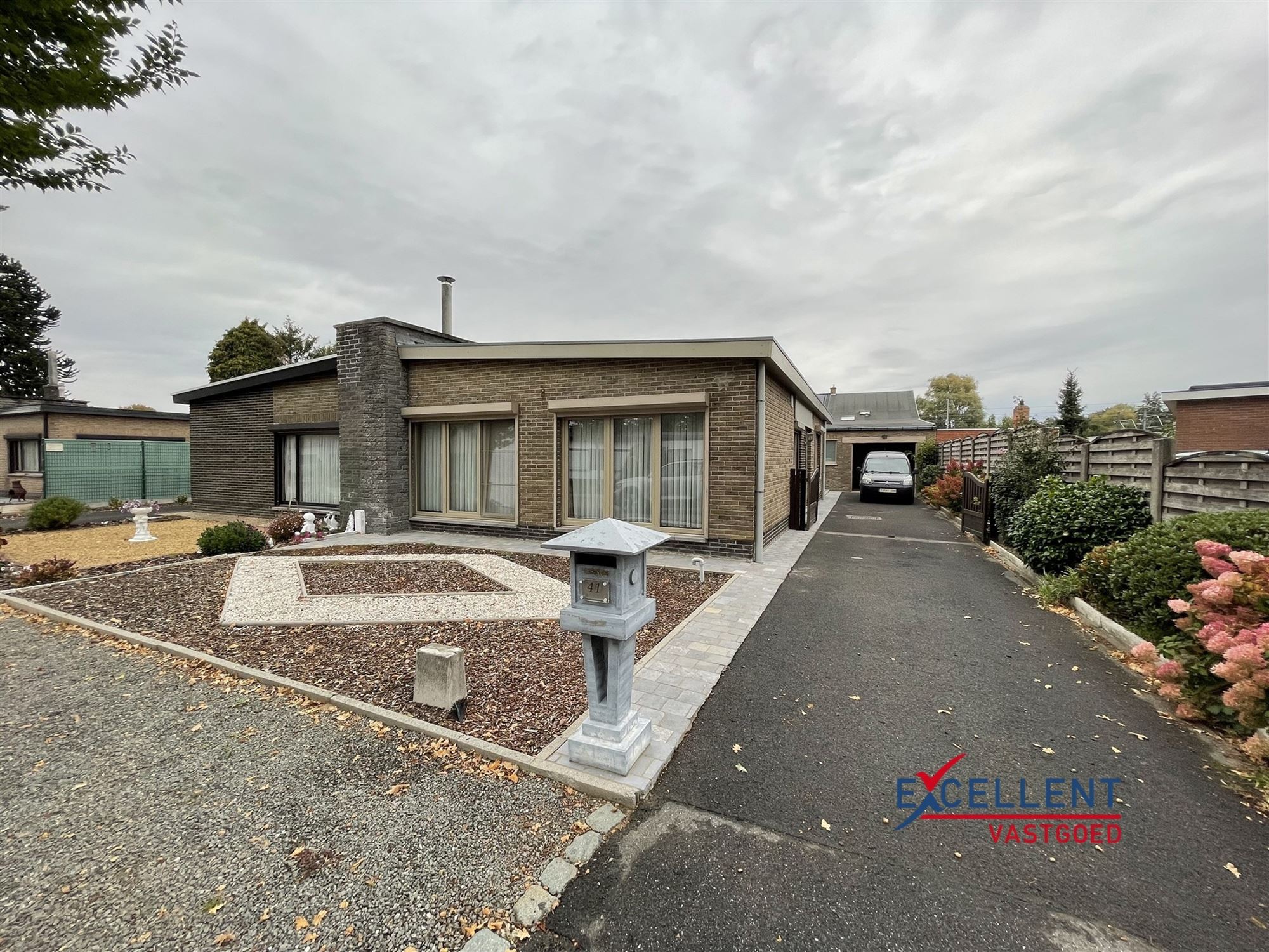 Bungalow met 2 slaapkamers te huur in Drongen foto {{pictureIndex}}