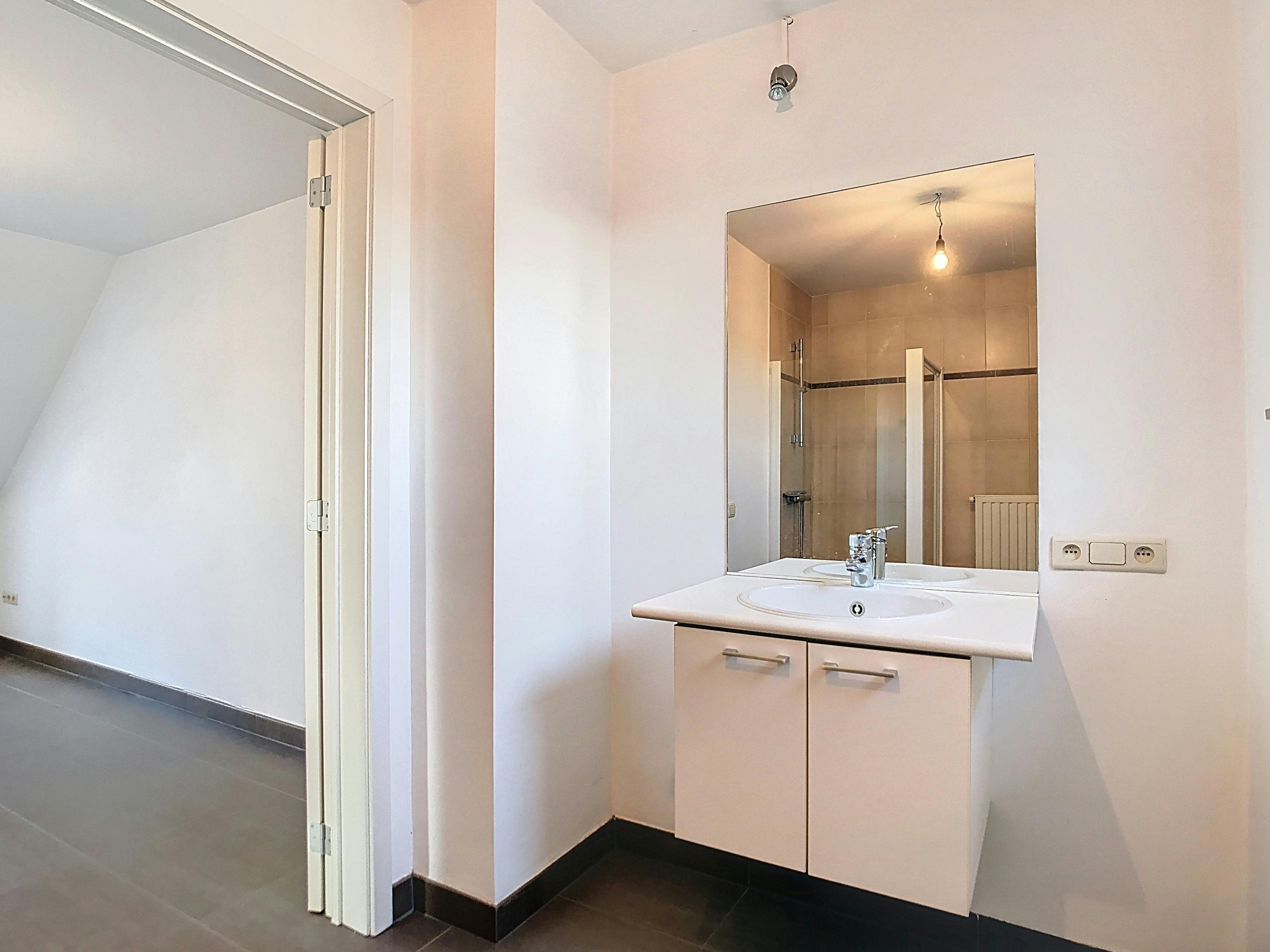 Goed gelegen energiezuinig dakappartement te Kruibeke foto 11