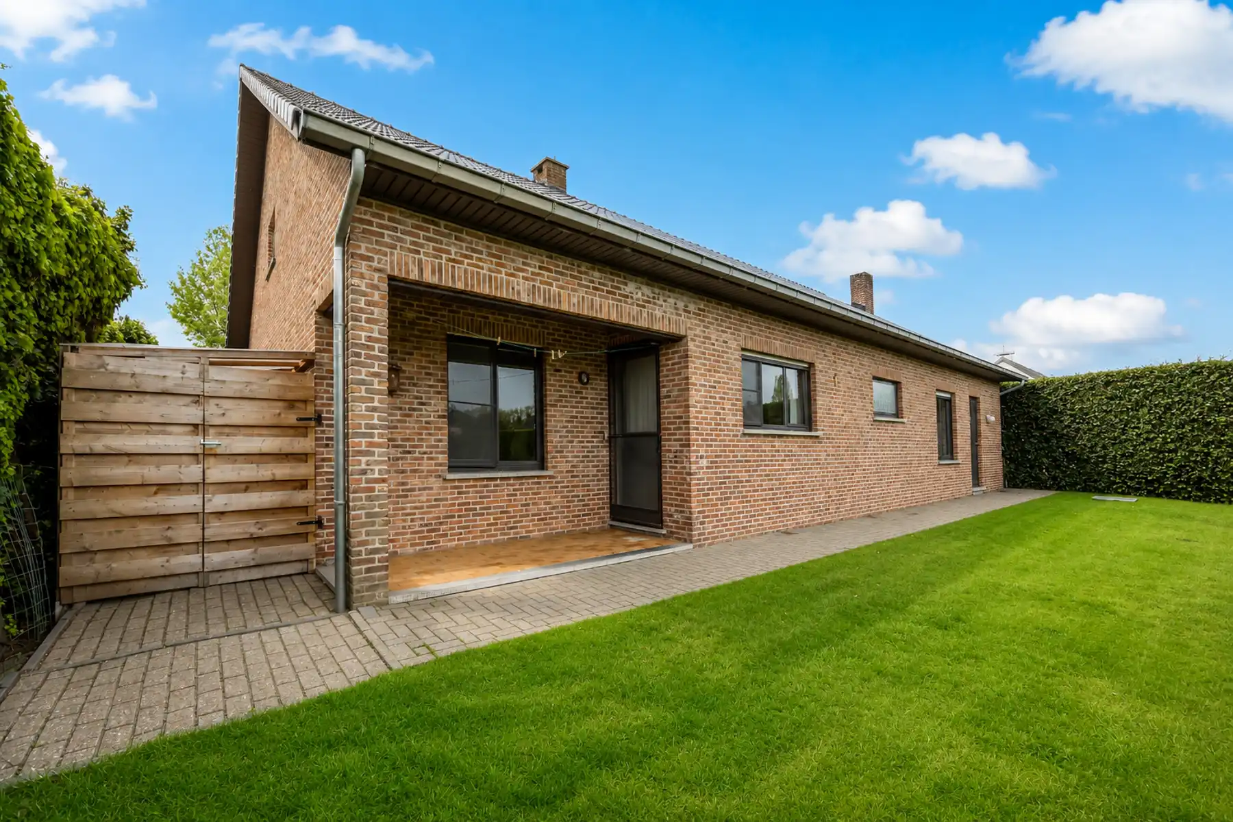 Vrijstaande woning met veel potentieel foto 22