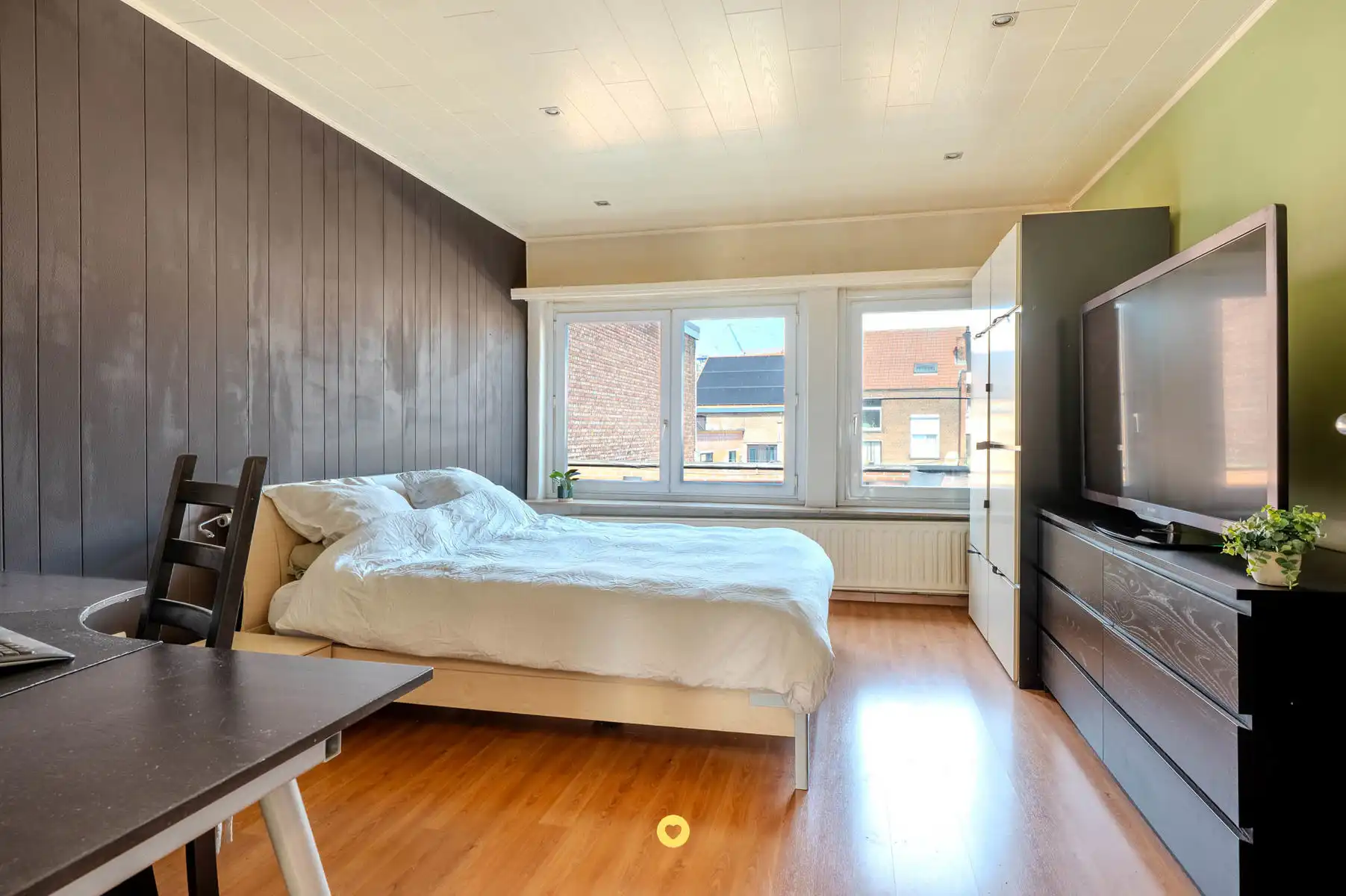 Appartement met 1 slk, westgericht terras en veel potentieel foto 8