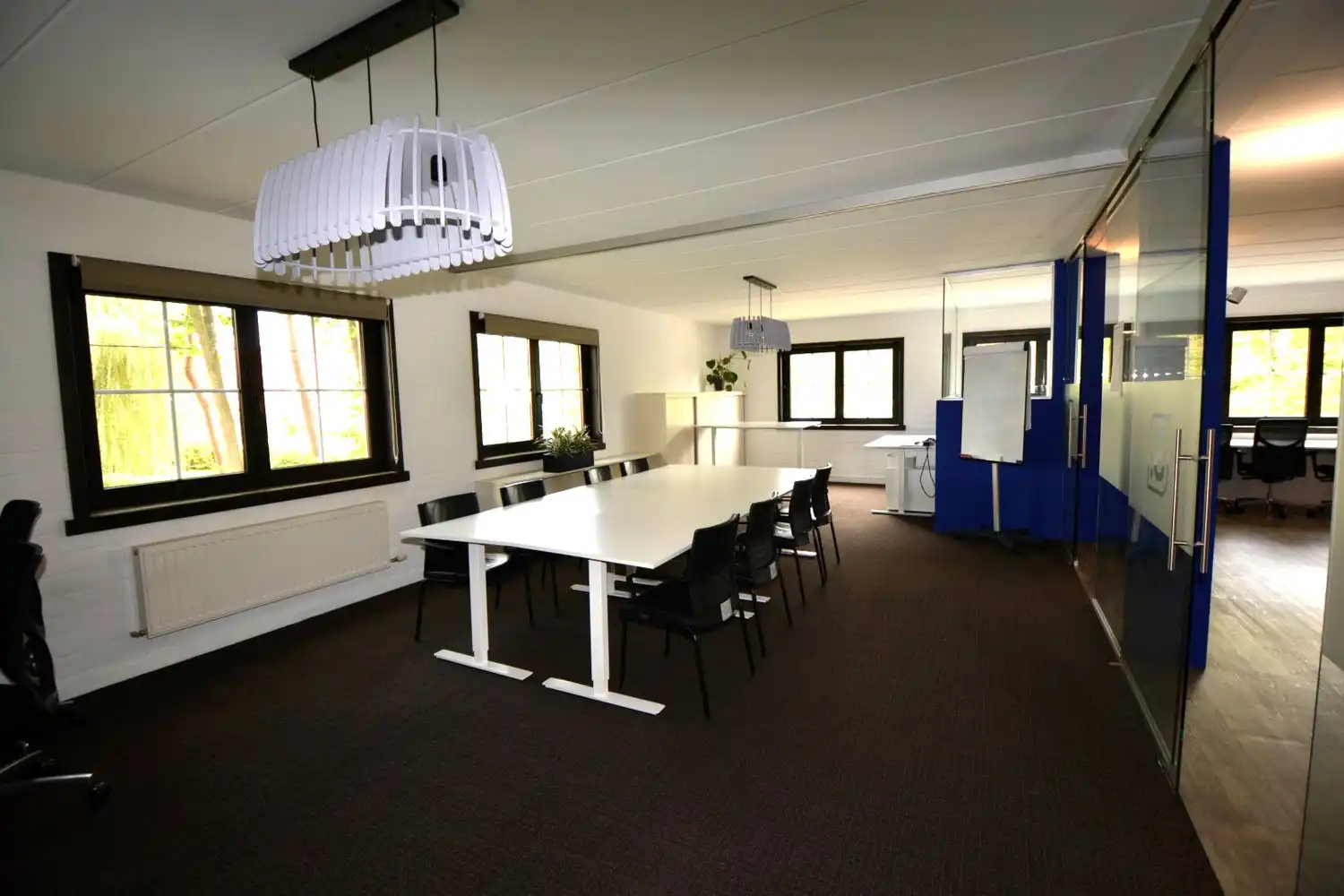 VERZORGD KANTOORGEBOUW MET PARKING! foto 8