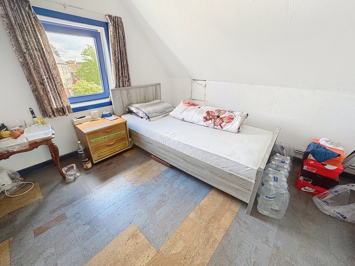 Ruime standaard rijwoning met 4 slaapkamers in het historische Brugge foto 11