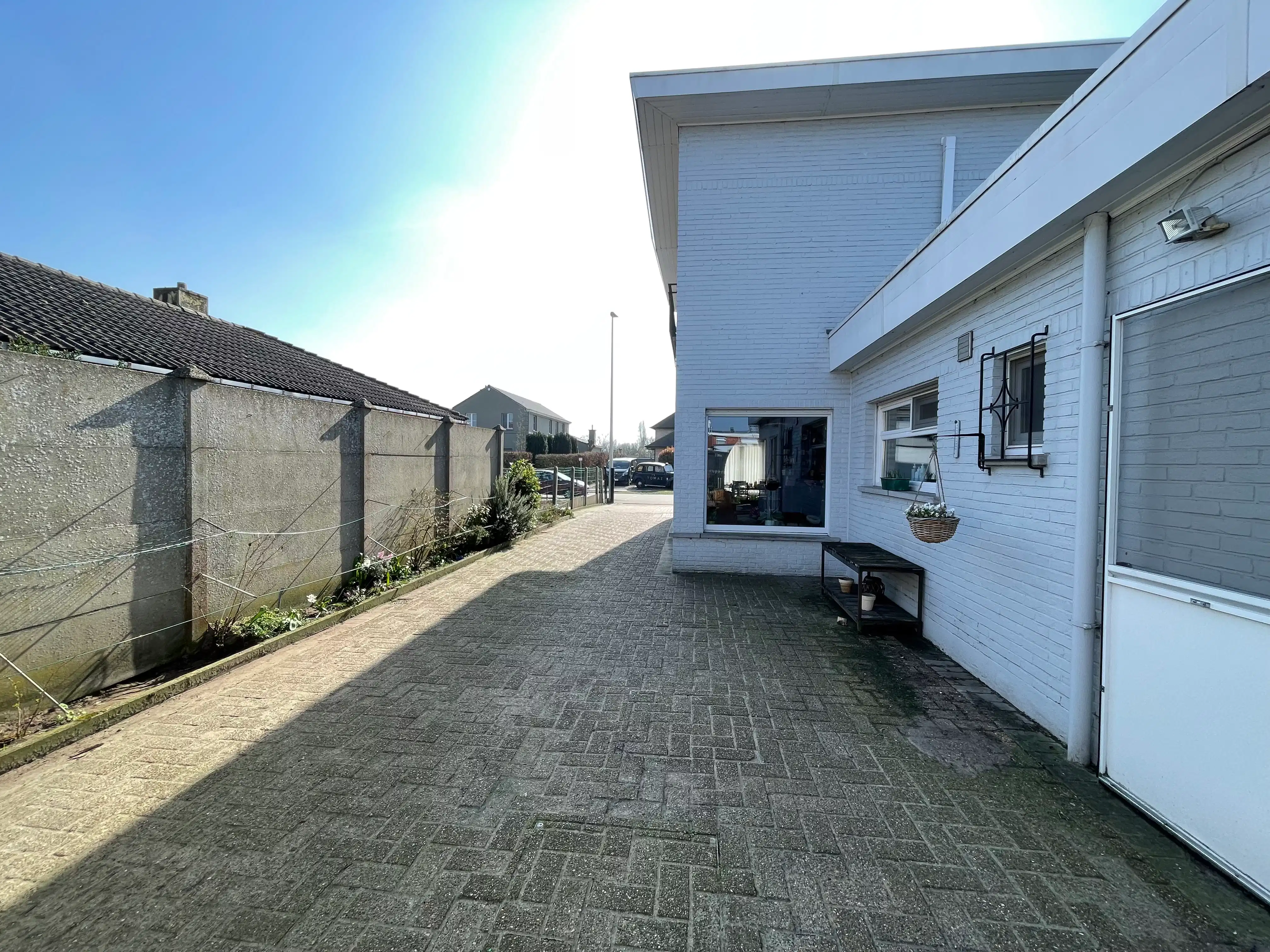 Ruime halfopen bebouwing met 3 slaapkamers, tuin en garage foto 17