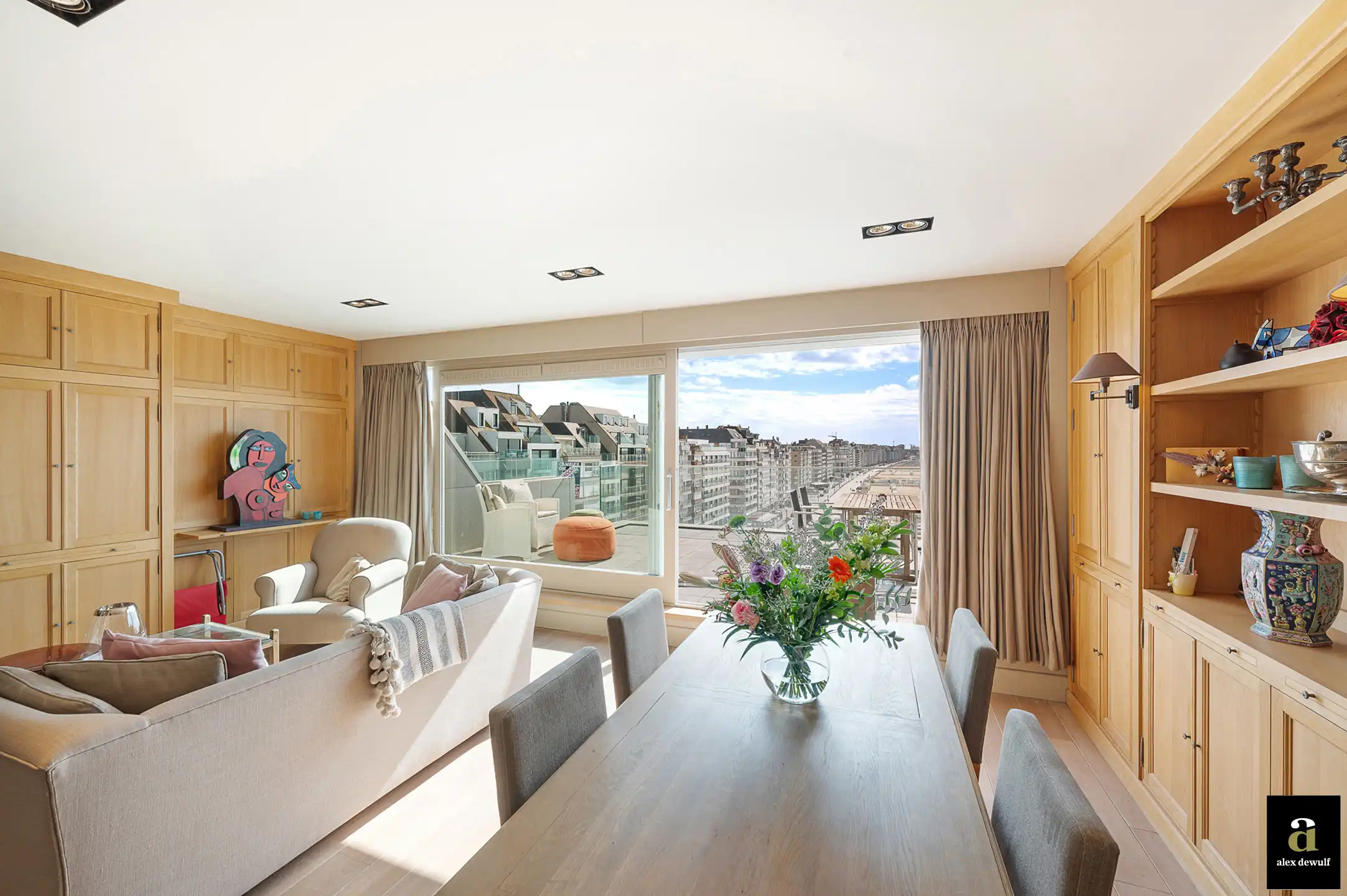 Uitzonderlijk penthouse met frontaal zeezicht, gelegen aan de zonnige zijde van het Rubensplein. foto 9