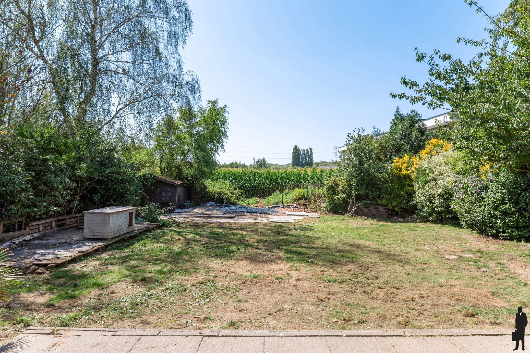 Welgelegen woning met zeer veel potentieel en groen zicht foto 10