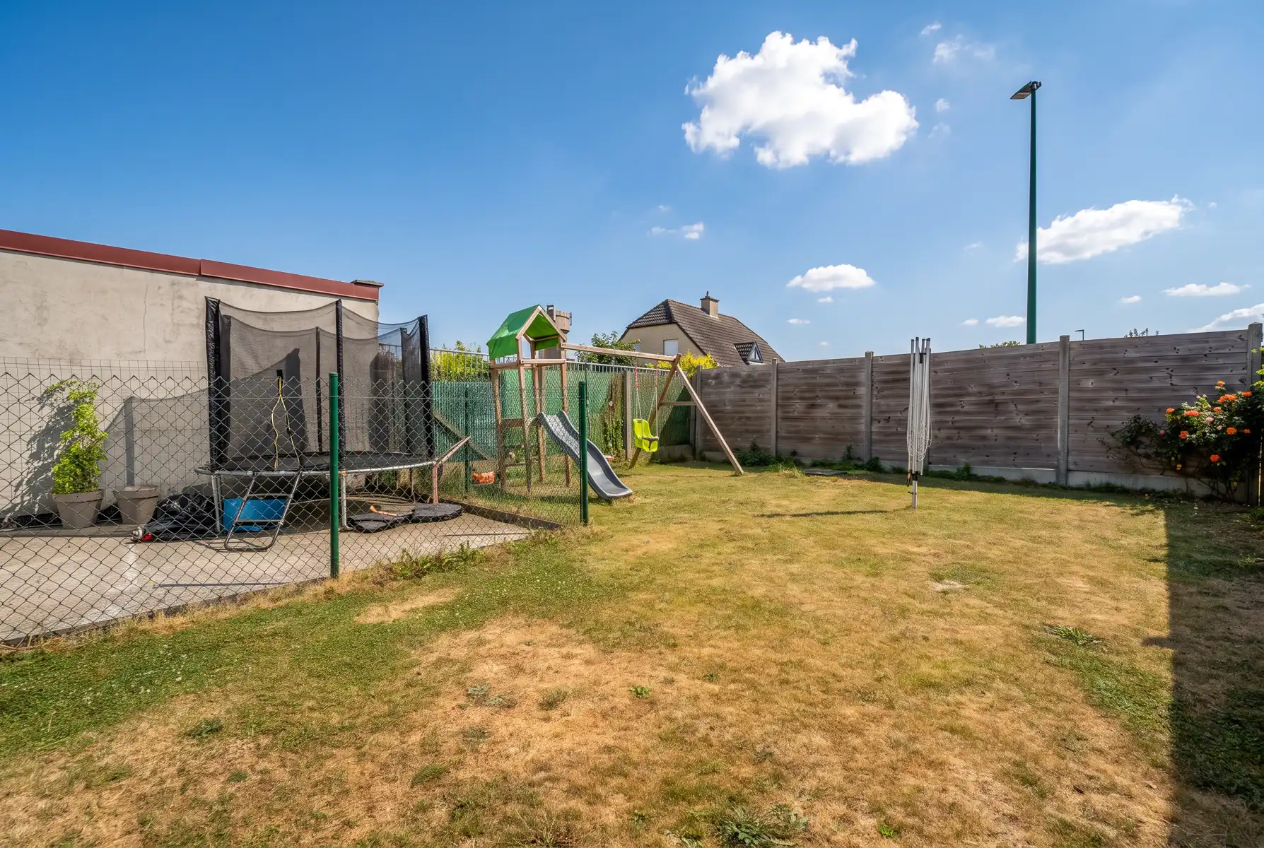 Gezinswoning met 3 slaapkamers en zonnige tuin  foto 15