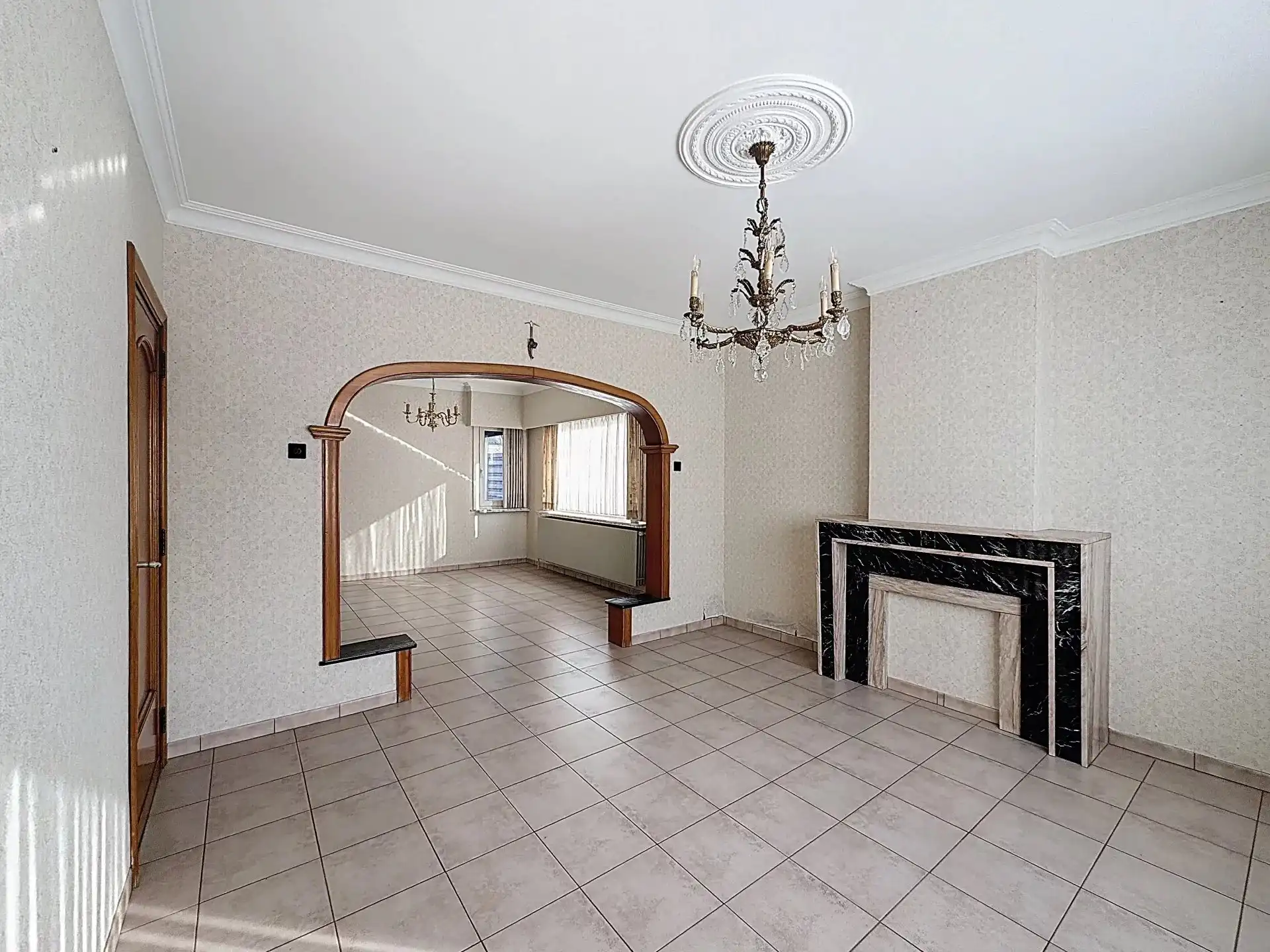 Halfopen bebouwing met 3 slaapkamers en een ruime tuin. foto 5