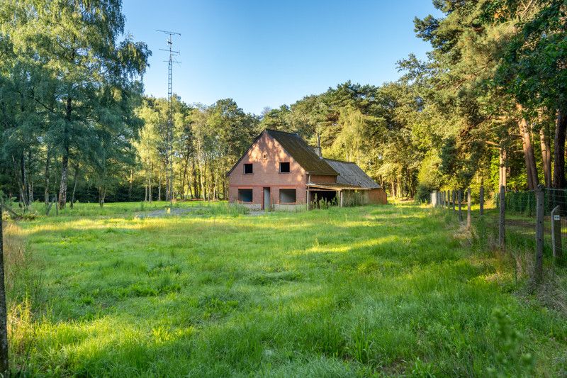 Uniek gelegen renovatieproject op 1,8 ha foto 21