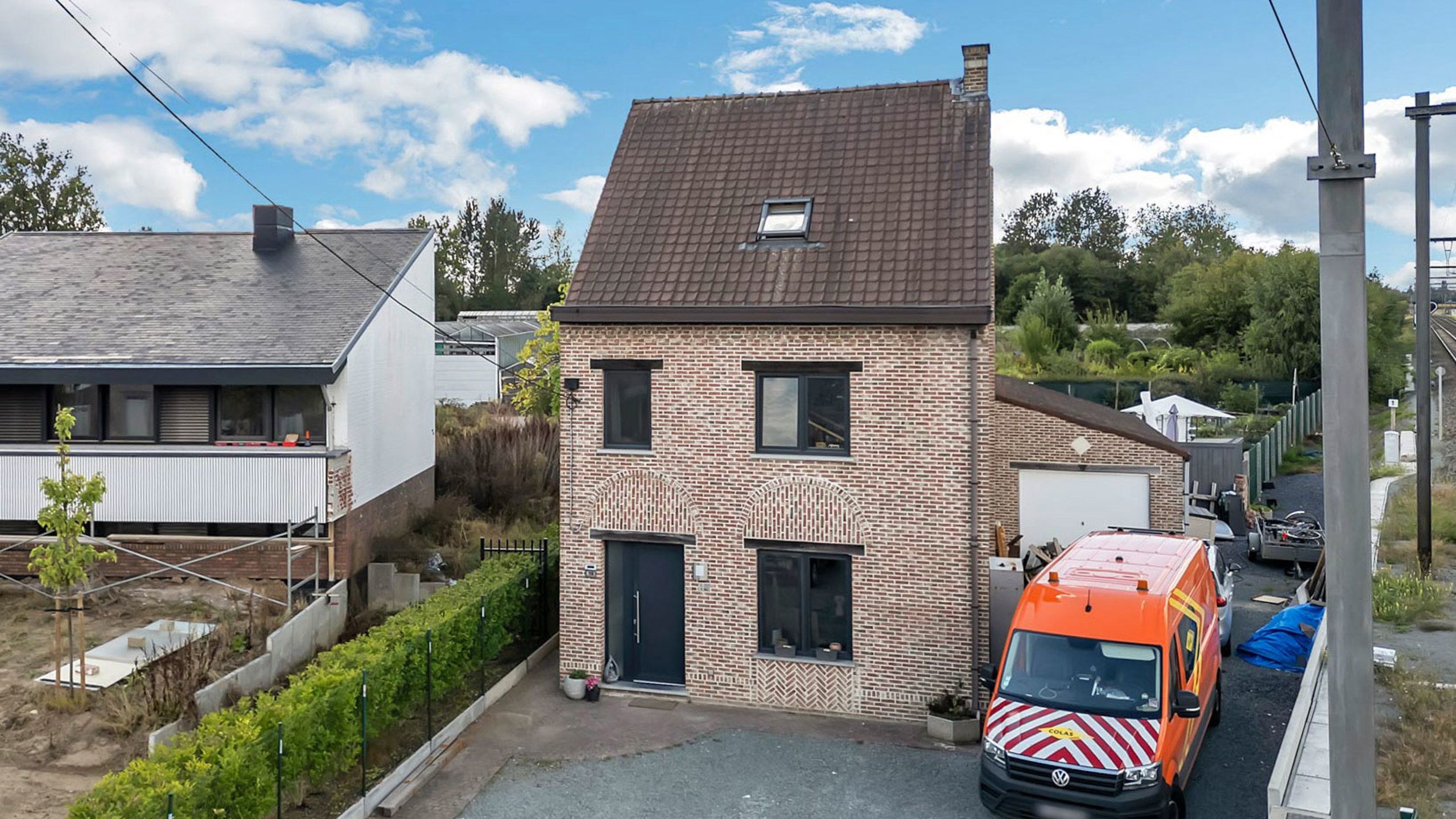 Instapklare woning met garage en ruime tuin foto 24