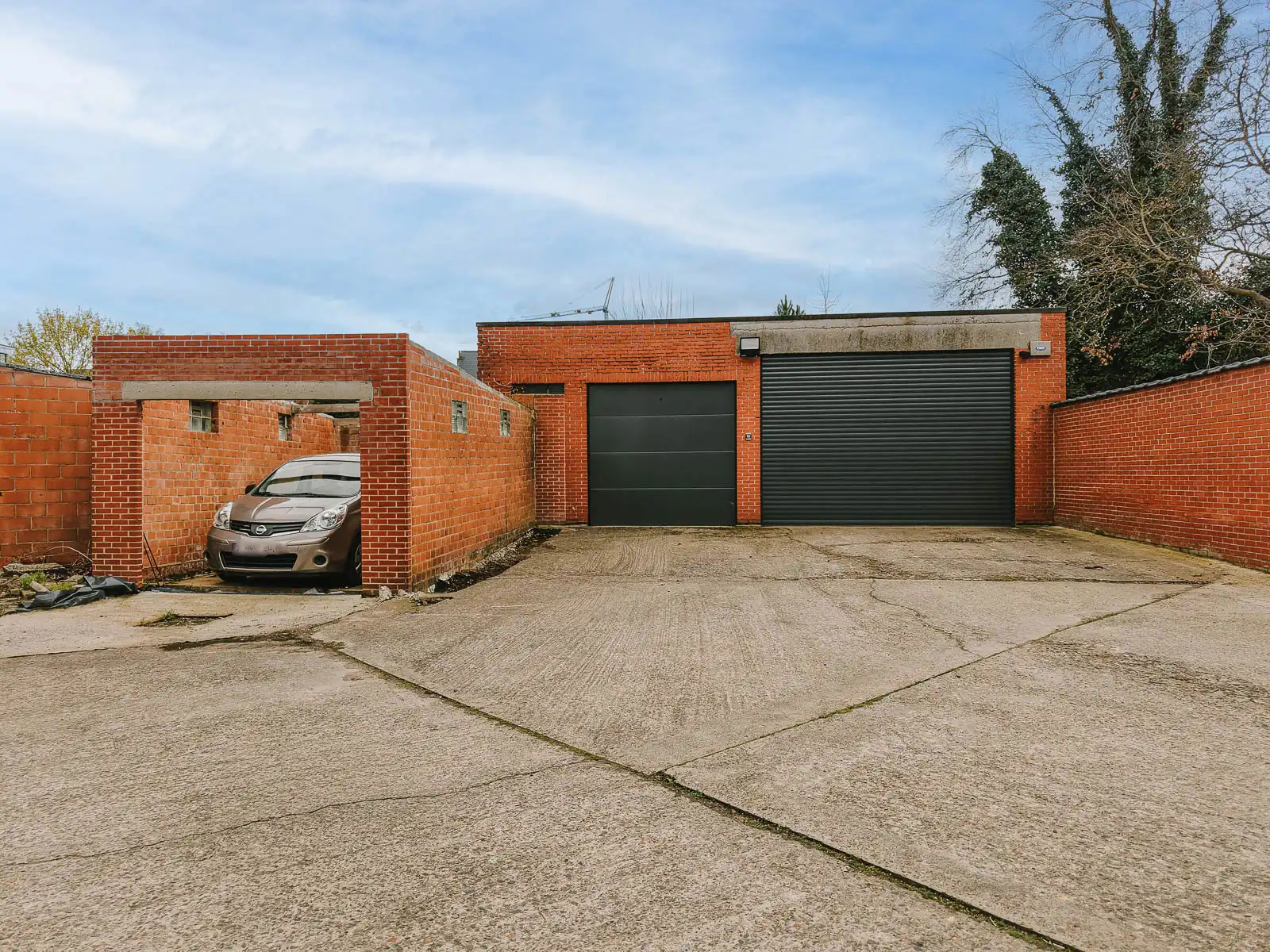 Loods/magazijn met twee automatische poorten voor een optimaal gebruikscomfort foto 3