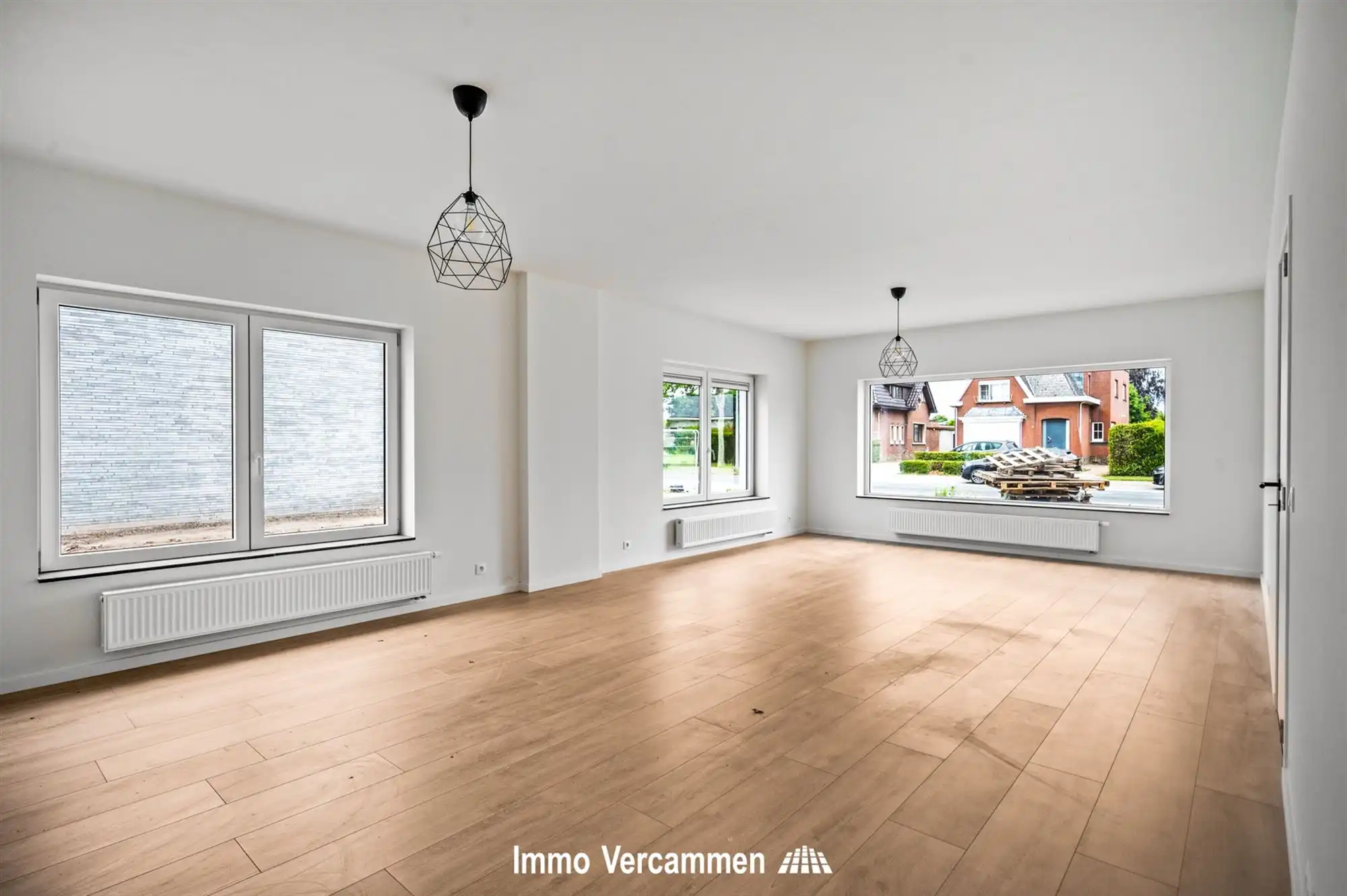 Recent gemoderniseerde, instapklare woning te Putte foto 3