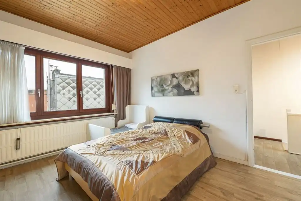 Gezellige woning met ruime garage en stadskoer foto 17