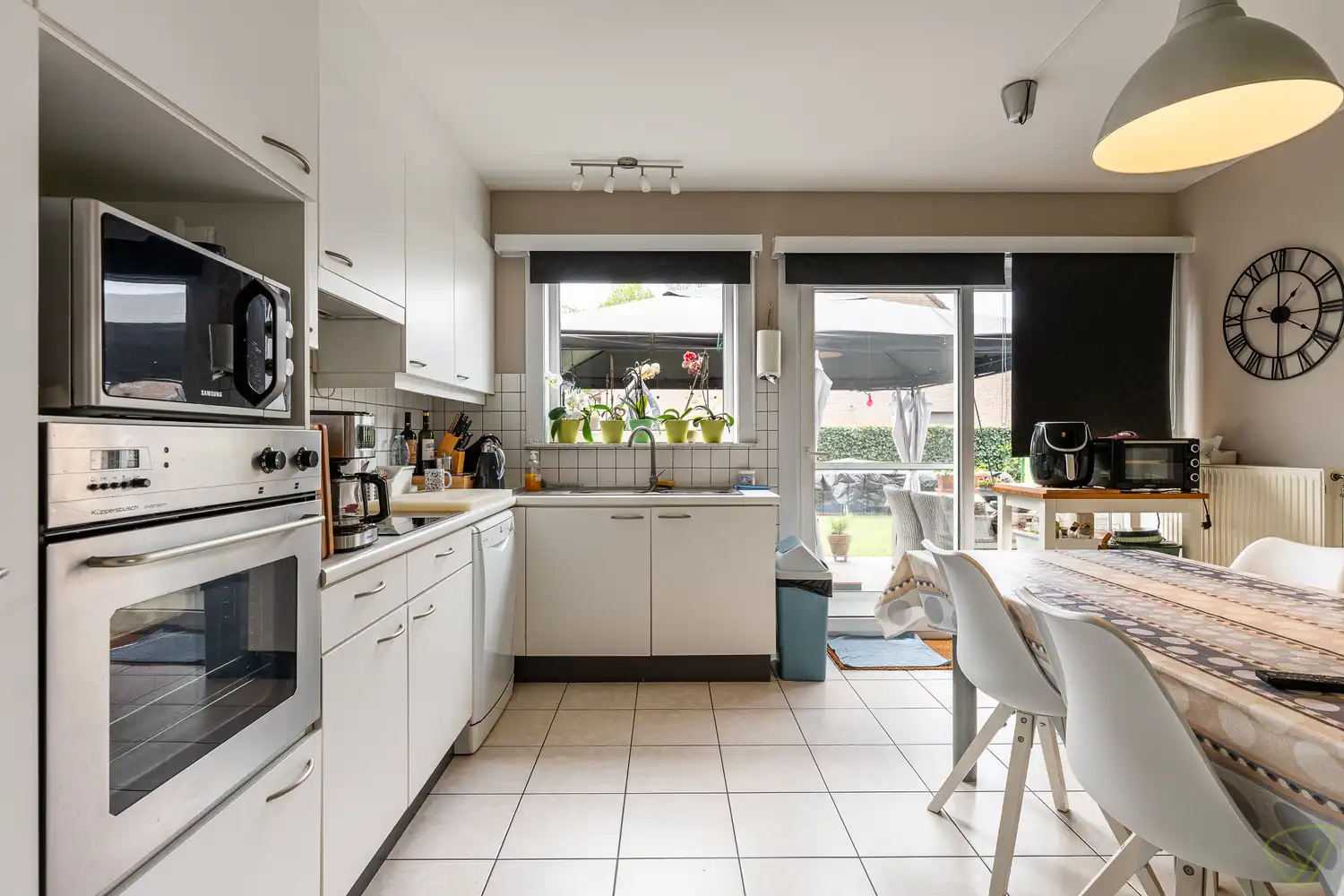 Goed onderhouden woning op een rustige ligging te Wondelgem. foto 8