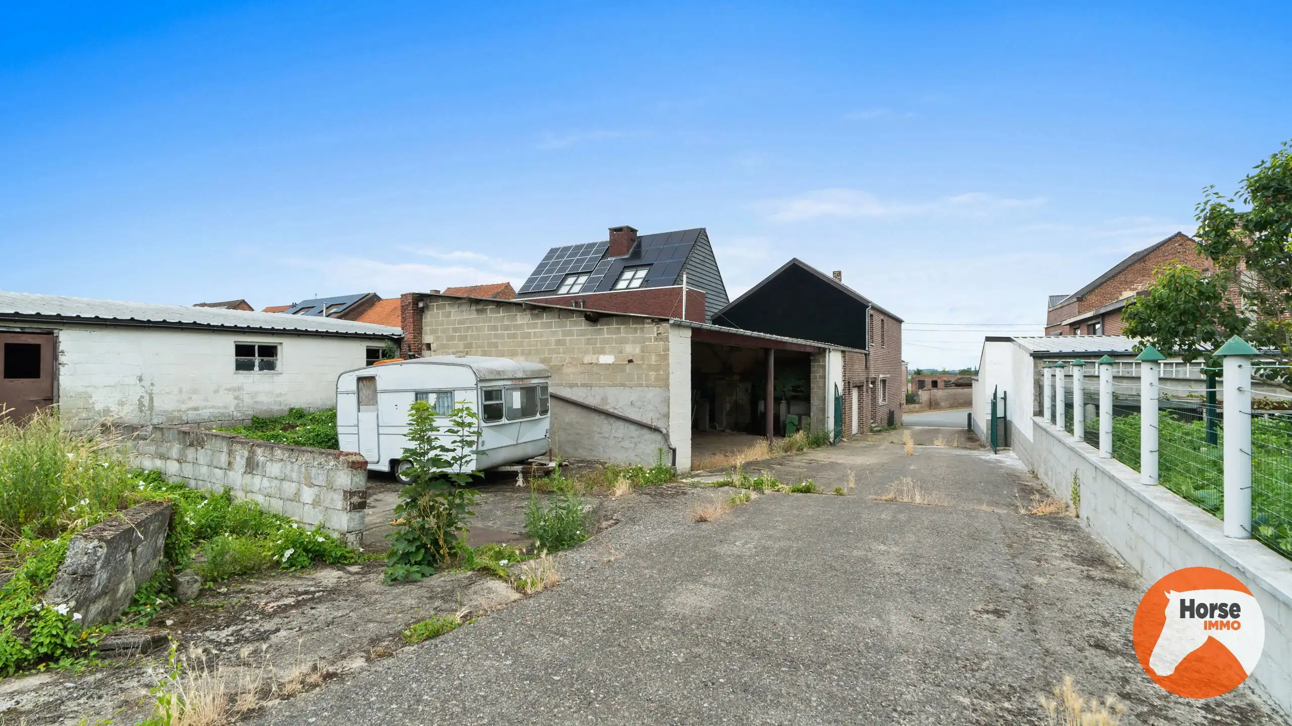 RIEMST - Te renoveren woning met stalling foto 21