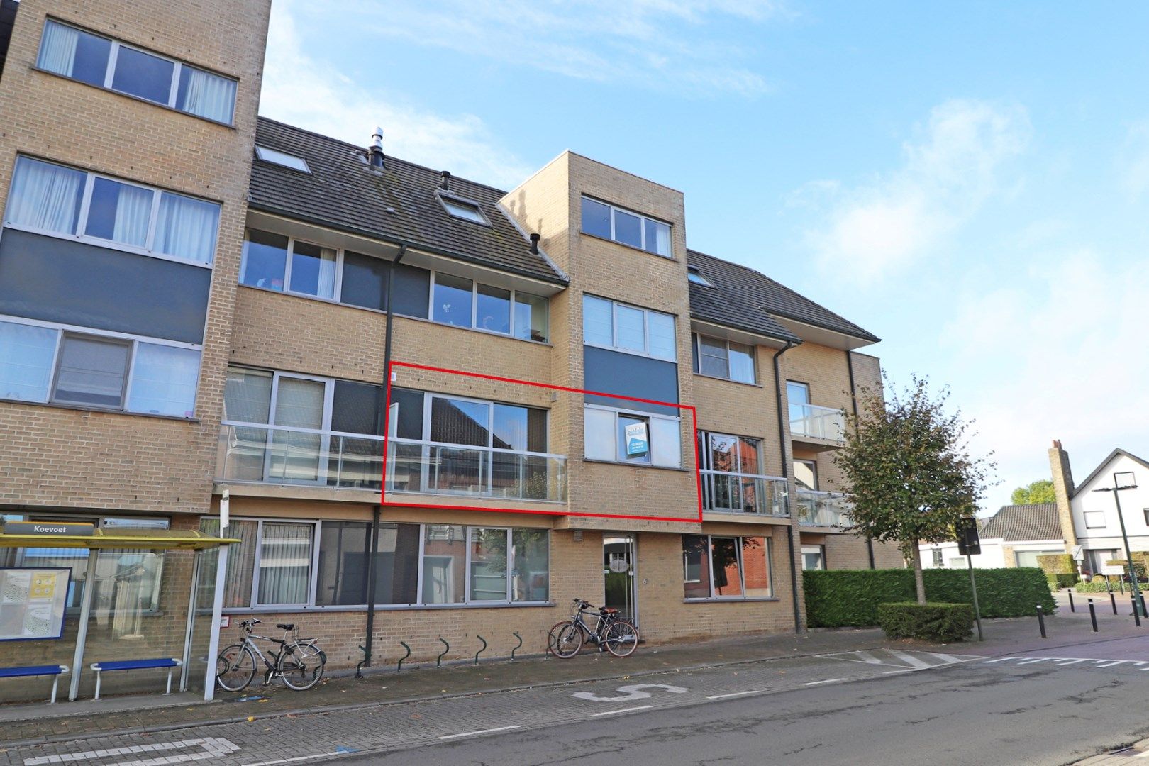 Verzorgd appartement met staanplaats foto {{pictureIndex}}