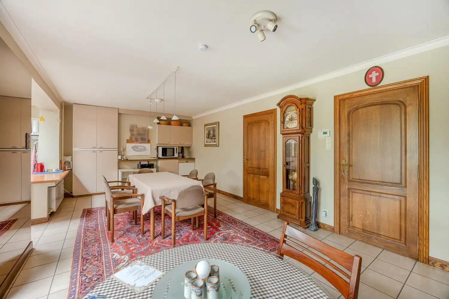 Gezinswoning met 4 slaapkamers en aangelegde tuin in doodlopende straat foto 11