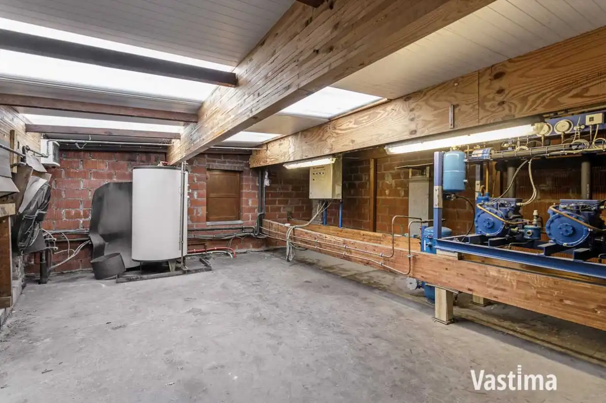 Handelszaak met ruime werk- en opslagplaats in Aalsterse winkelstraat foto 23