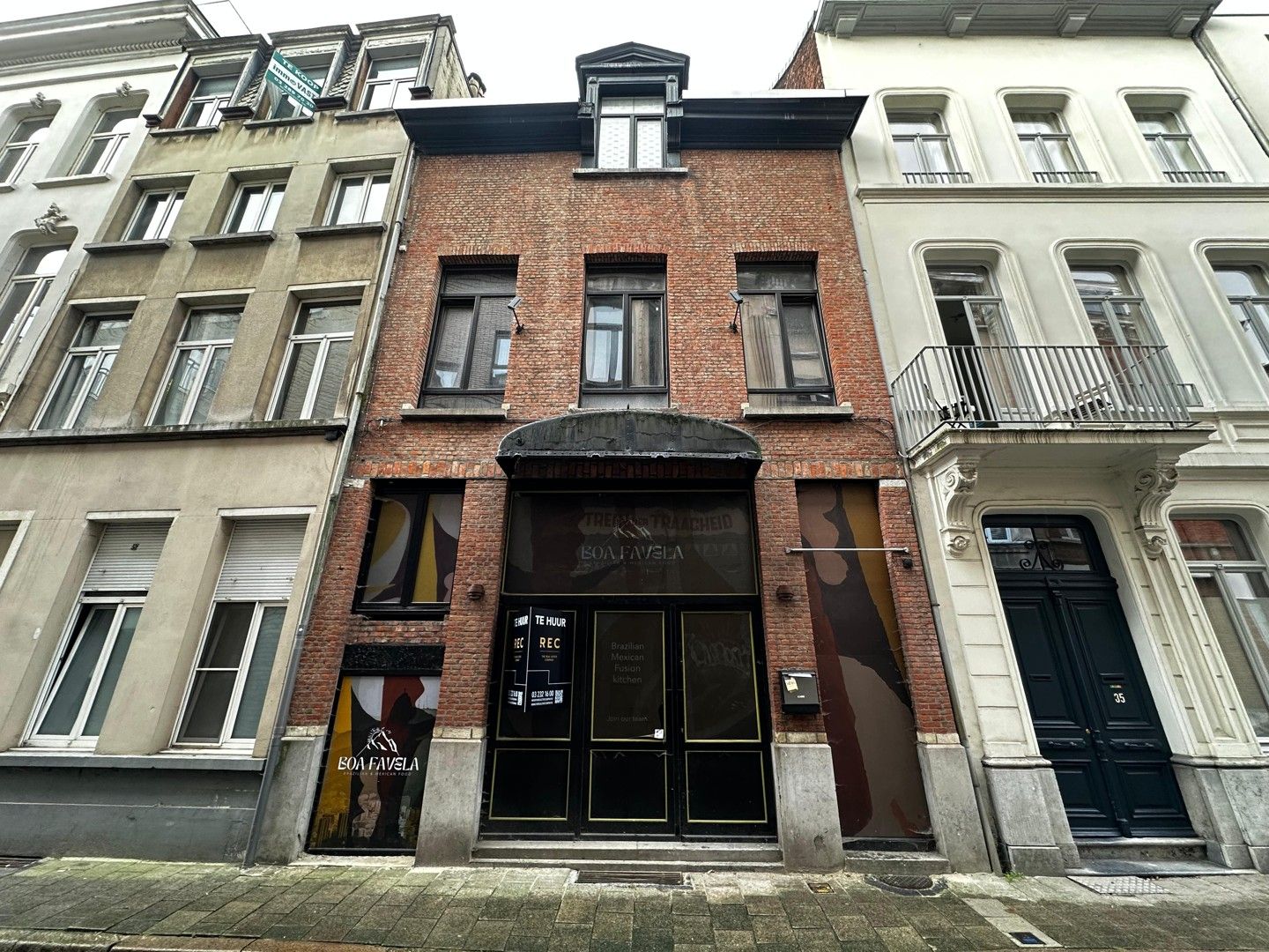 Hoofdfoto van de publicatie: TE RENOVEREN GEBOUW