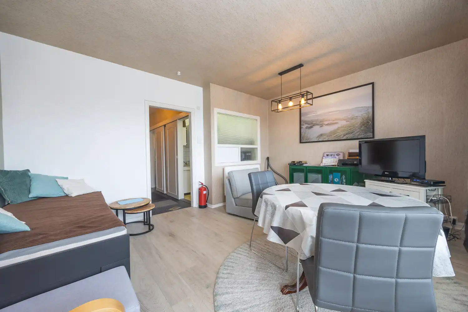 Instapklare studio met zuidgericht terras op topligging vlakbij de Zeedijk! foto 4